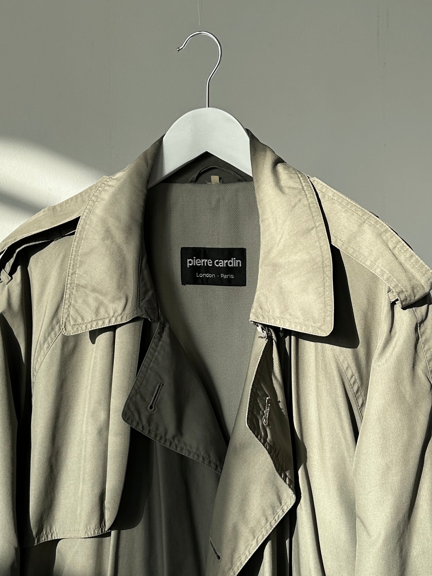 Pierre Cardin belted cotton blend trench coat in XL, stylish long coat with a classic design and belt detail.
