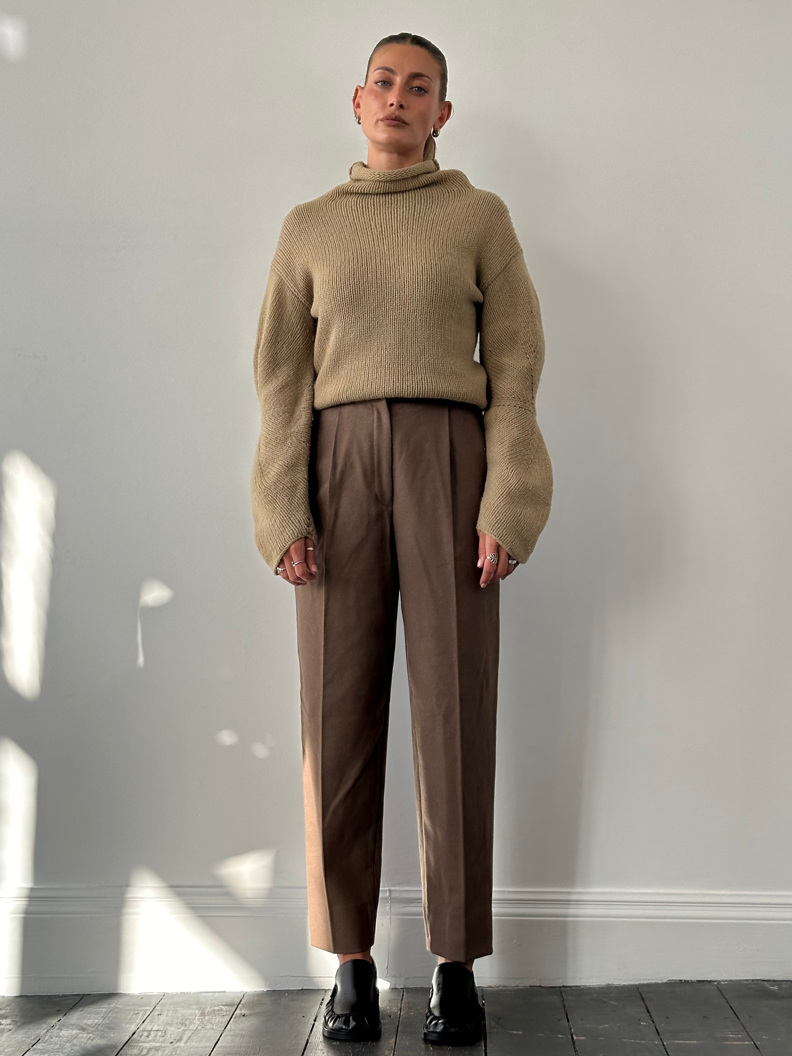 Italian Vintage brushed pure wool tapered leg trousers in W27, showcasing classic tapered cut and textured wool fabric.
