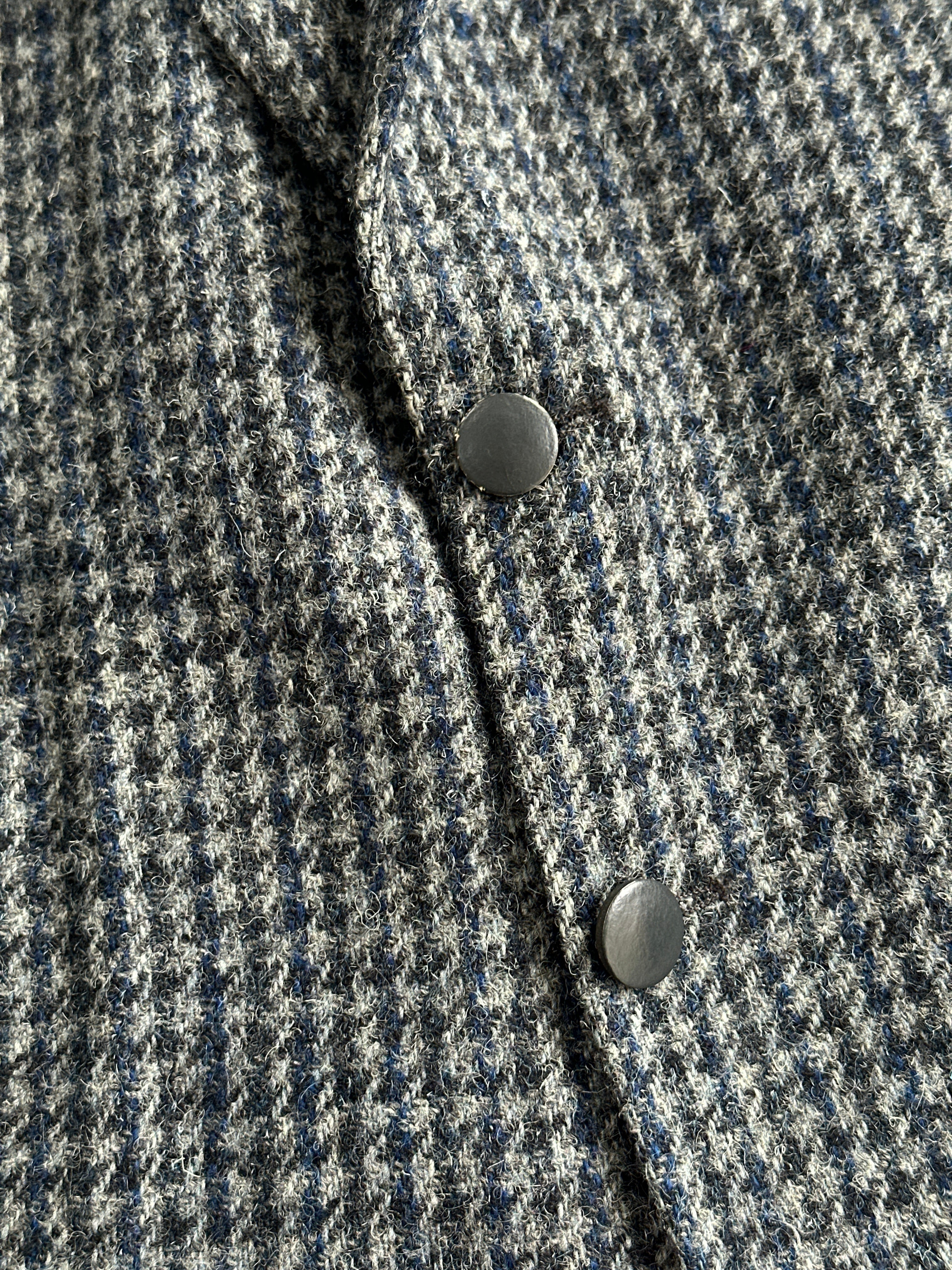 Harris Tweed men's XL brushed wool check blazer with single-breasted design, tailored fit, and classic pattern.