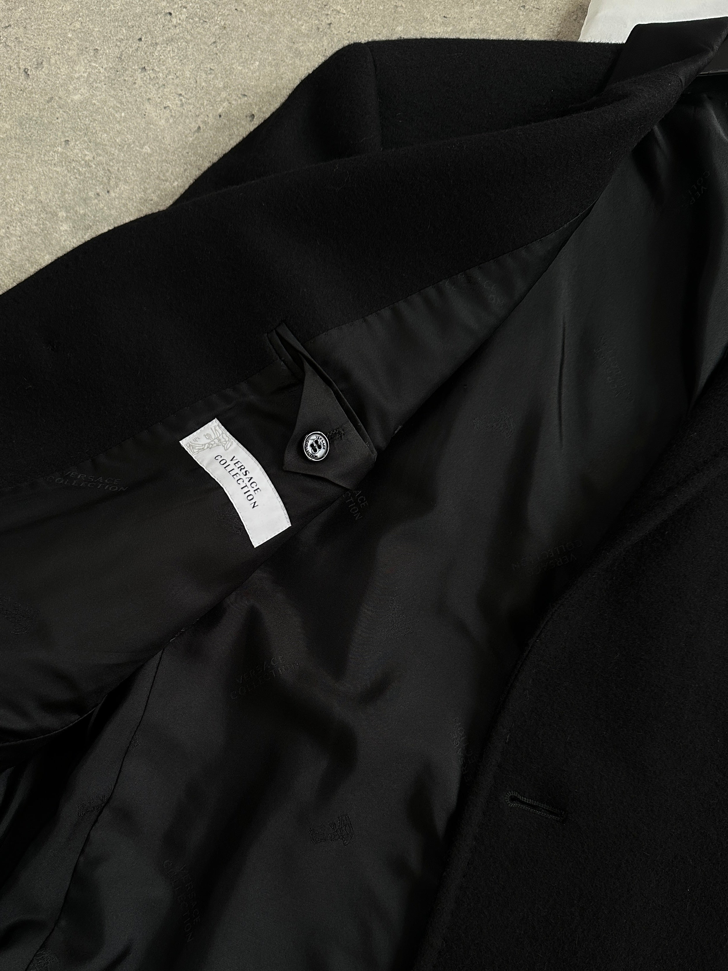 Versace Collection wool single-breasted coat in size L/XL, stylish men's outerwear with tailored fit and classic design.