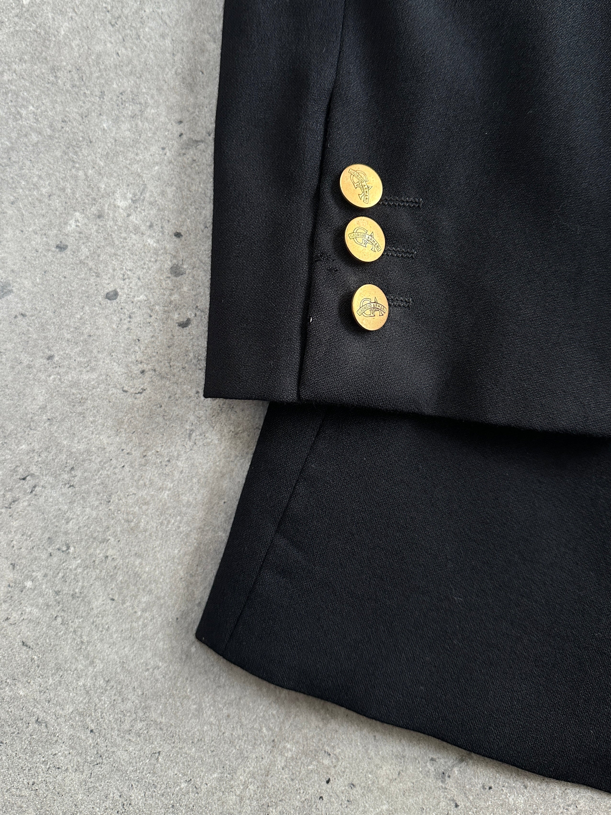 Giorgio Armani Le Collezioni 1990s bespoke pure wool blazer in size 46R/XXL, featuring classic tailored design and structured fit.