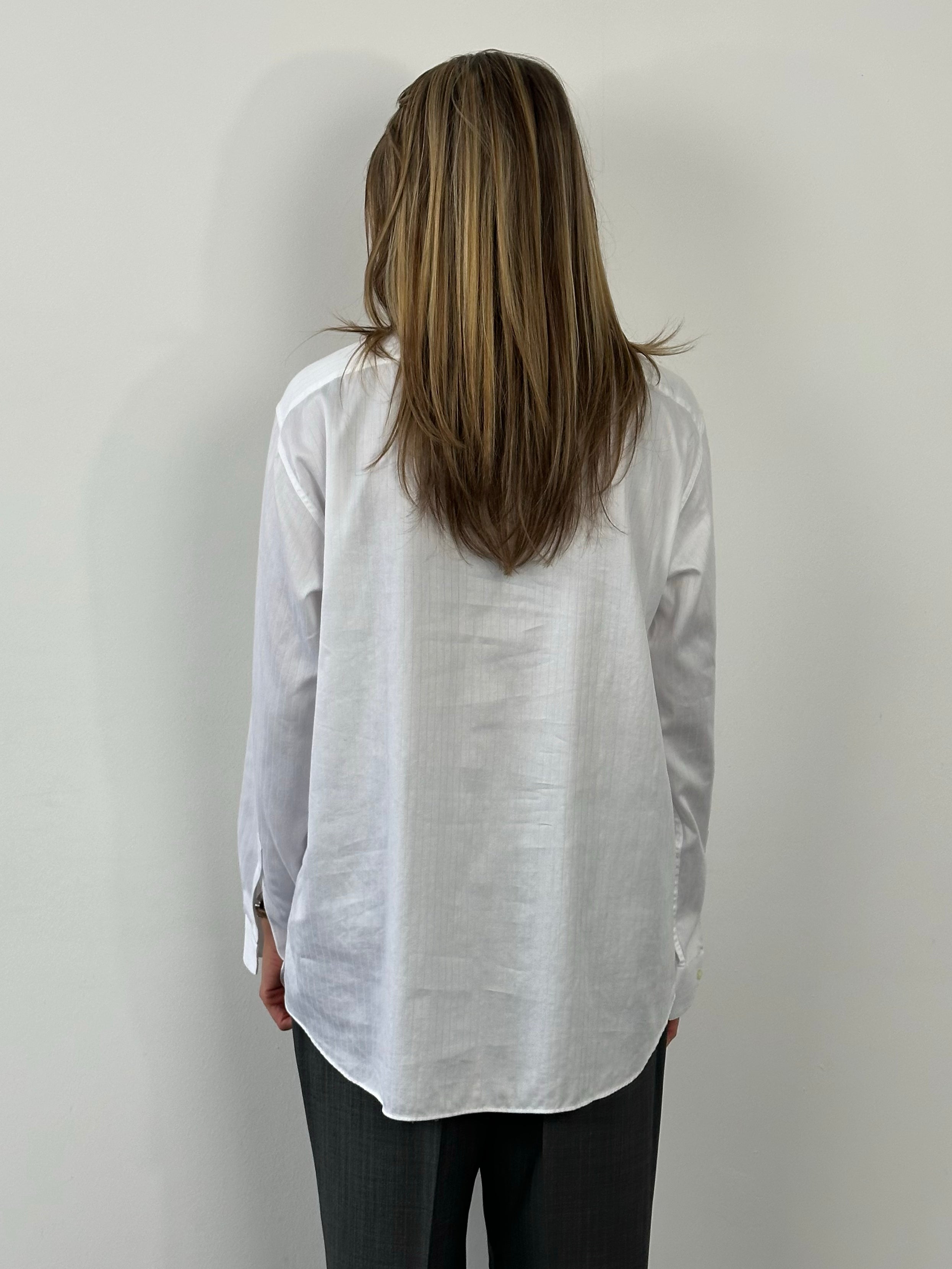 Italian vintage 1990s concealed placket wing collar shirt in size L, featuring classic design and timeless style.