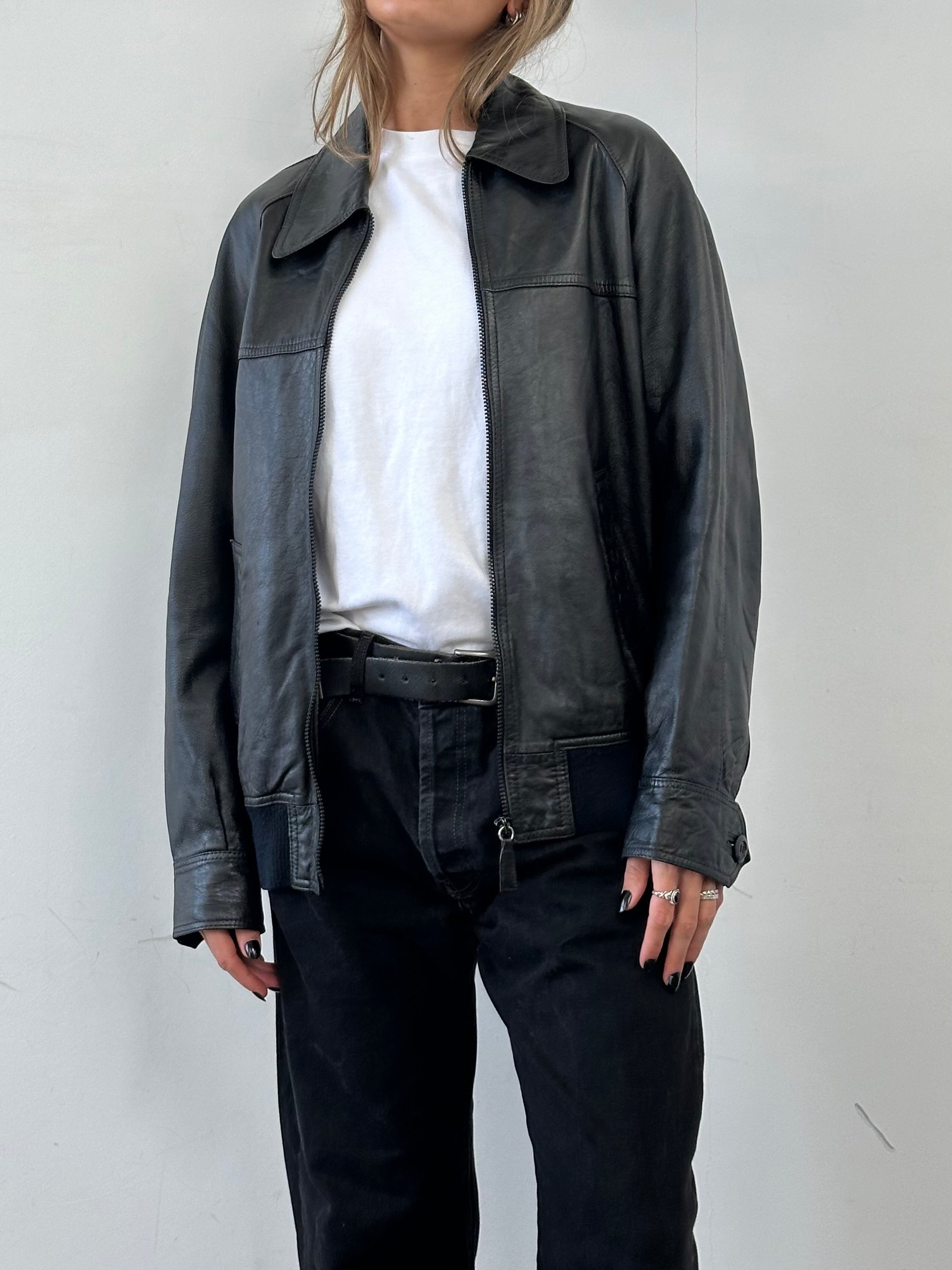 Vintage Dagger Collar Leather Bomber Jacket, men's size L, featuring classic design and durable leather material.