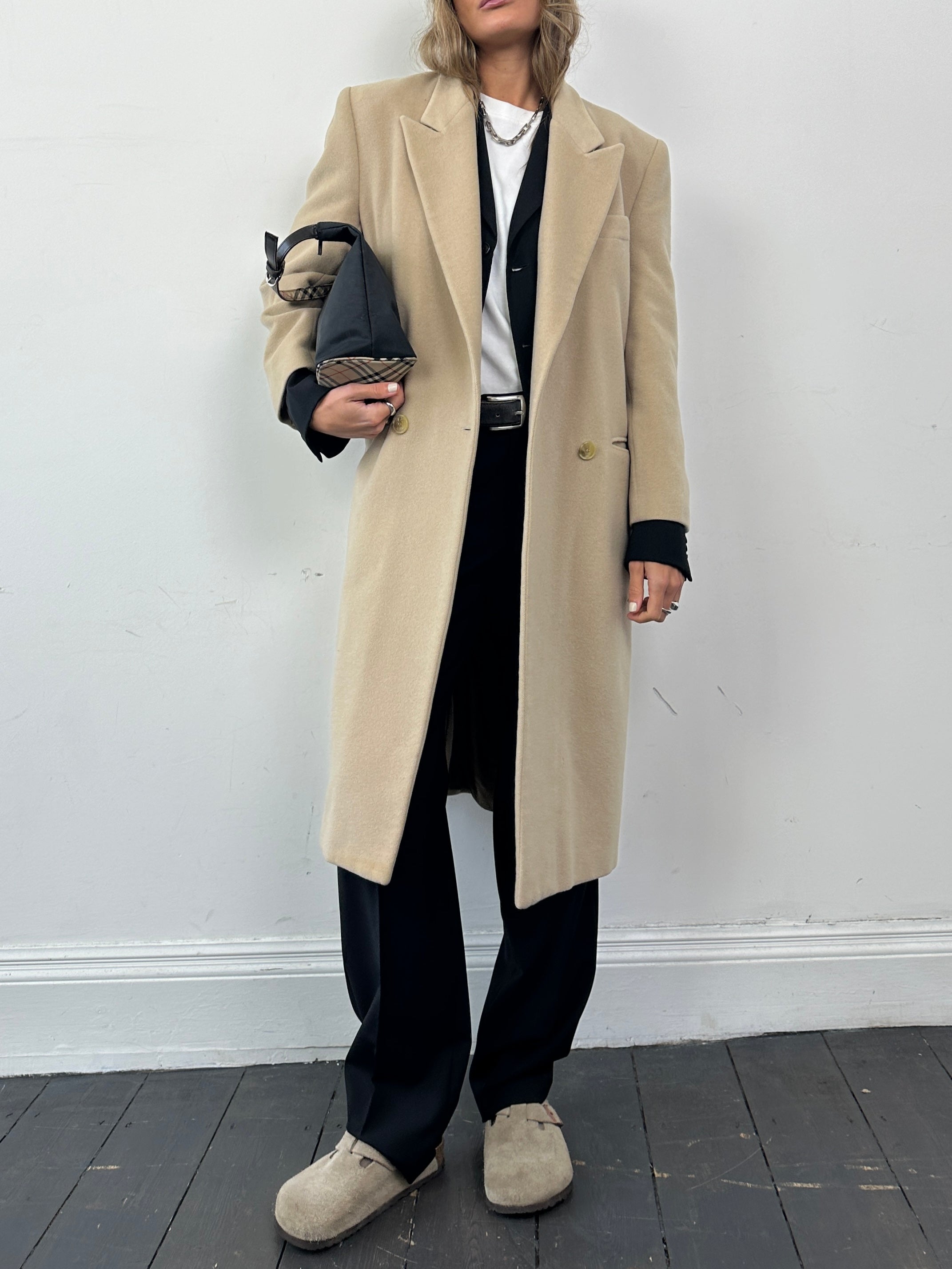 Emporio Armani wool cashmere single-breasted coat in size S, tailored fit with classic lapel and stylish design.