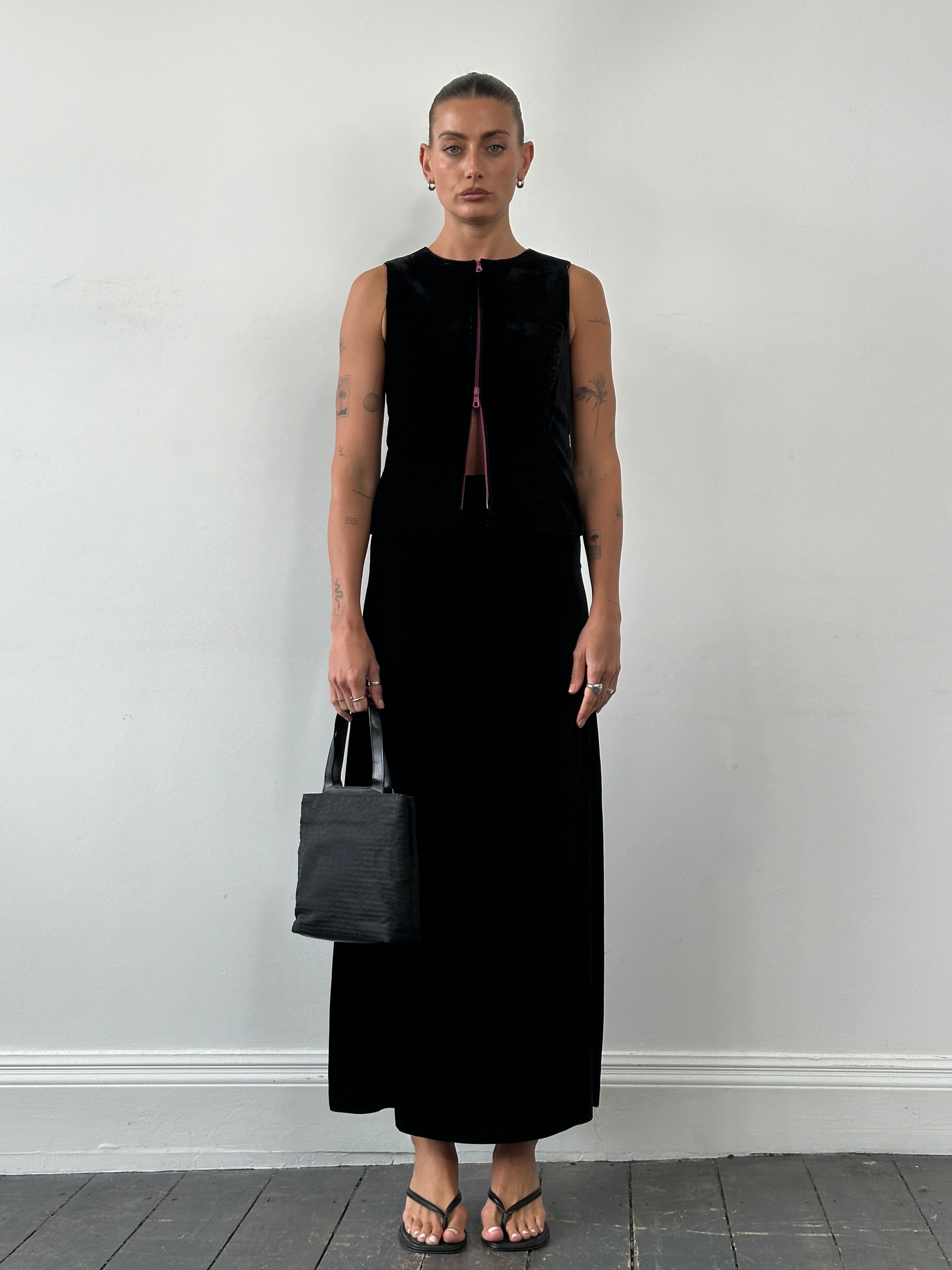 Giorgio Armani Le Collezioni 1980s velvet skirt and top set, elegant two-piece with rich fabric and classic design.