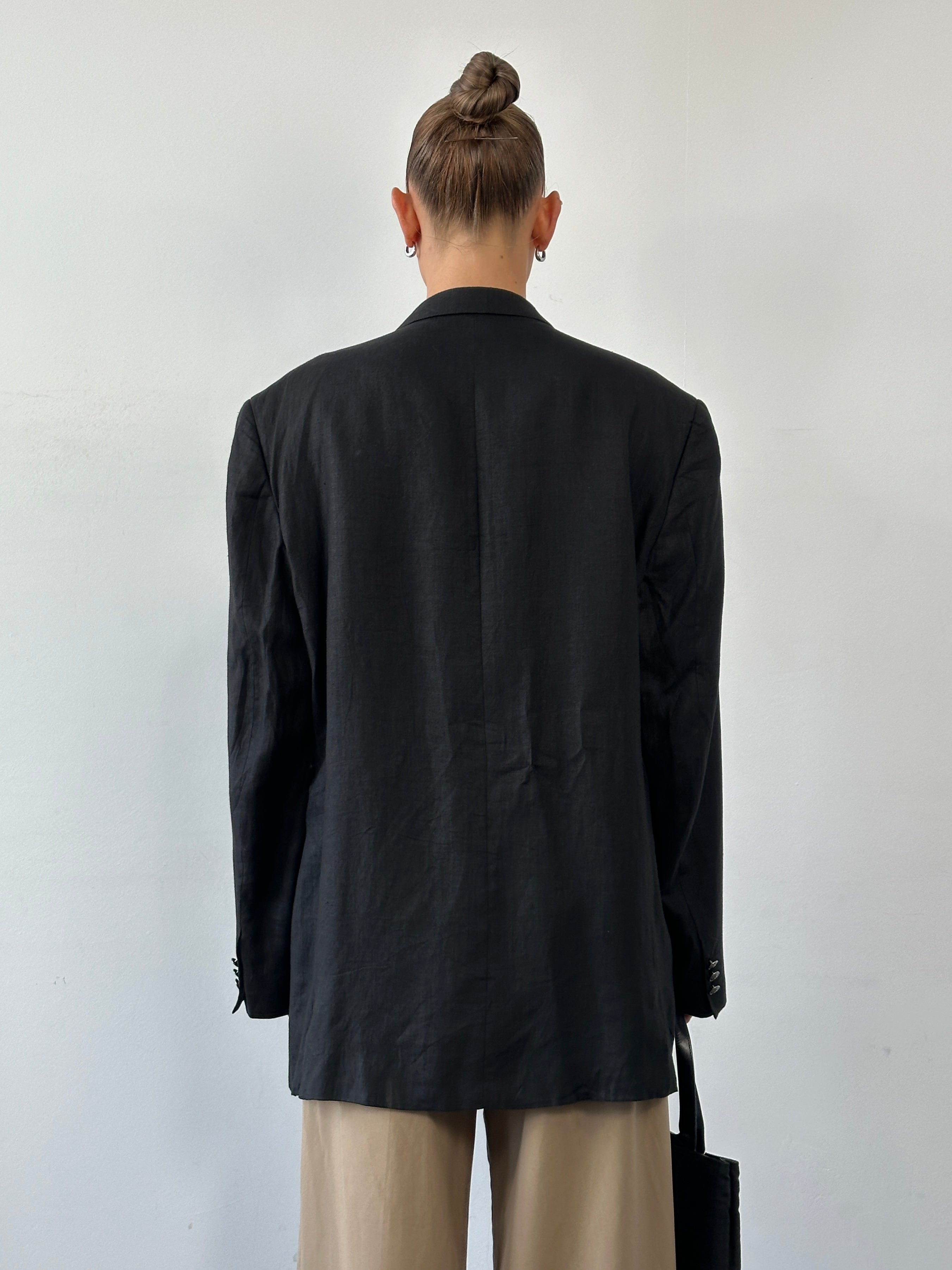 Versace Classic V2 Bespoke Linen Blazer, single-breasted, in size 46R/XL, featuring a tailored fit and sophisticated design.