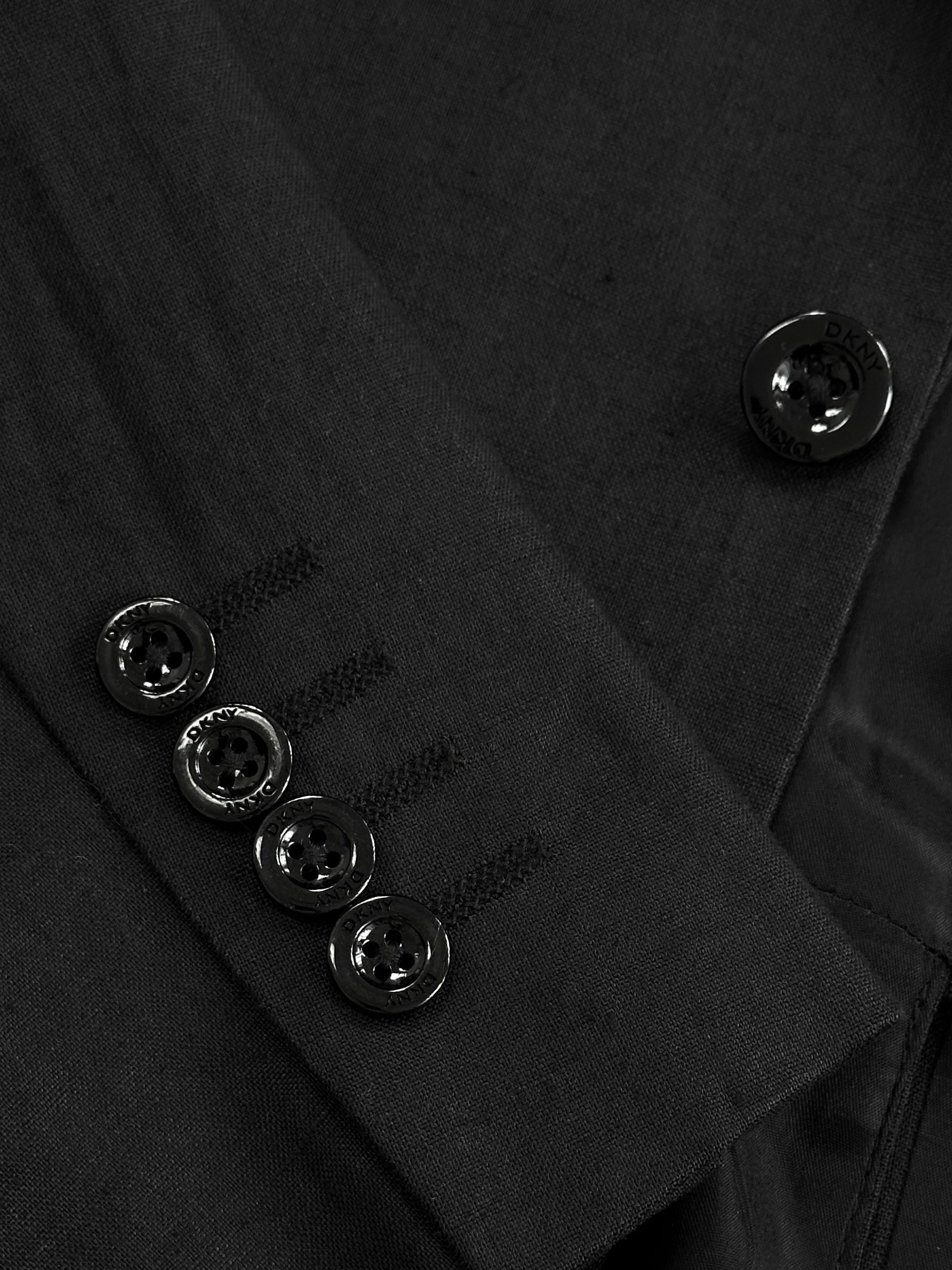 DKNY Pure Linen Slim Fit Single Breasted Blazer in 38R/S, tailored fit, light linen fabric, classic lapel and structured design.