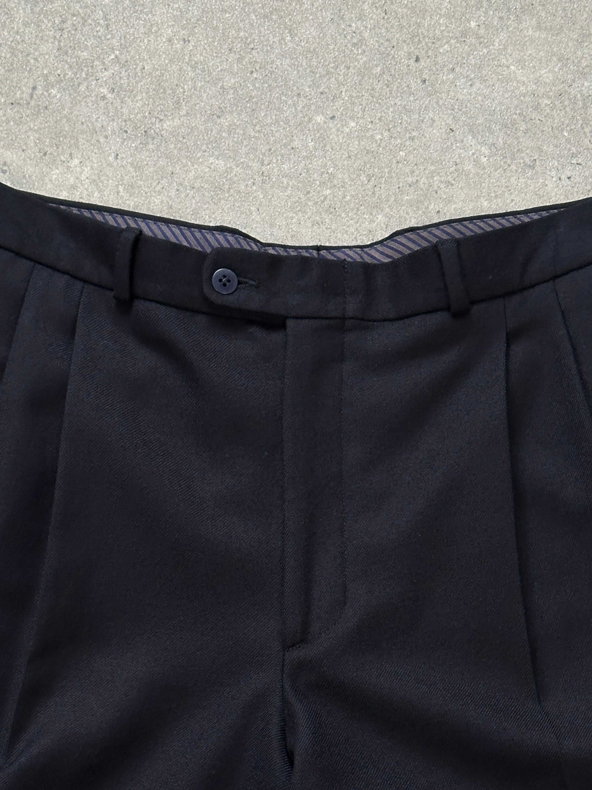 Italian vintage 1990s pure wool high-waisted pleated tailored trousers in W32, showcasing classic craftsmanship and timeless style.