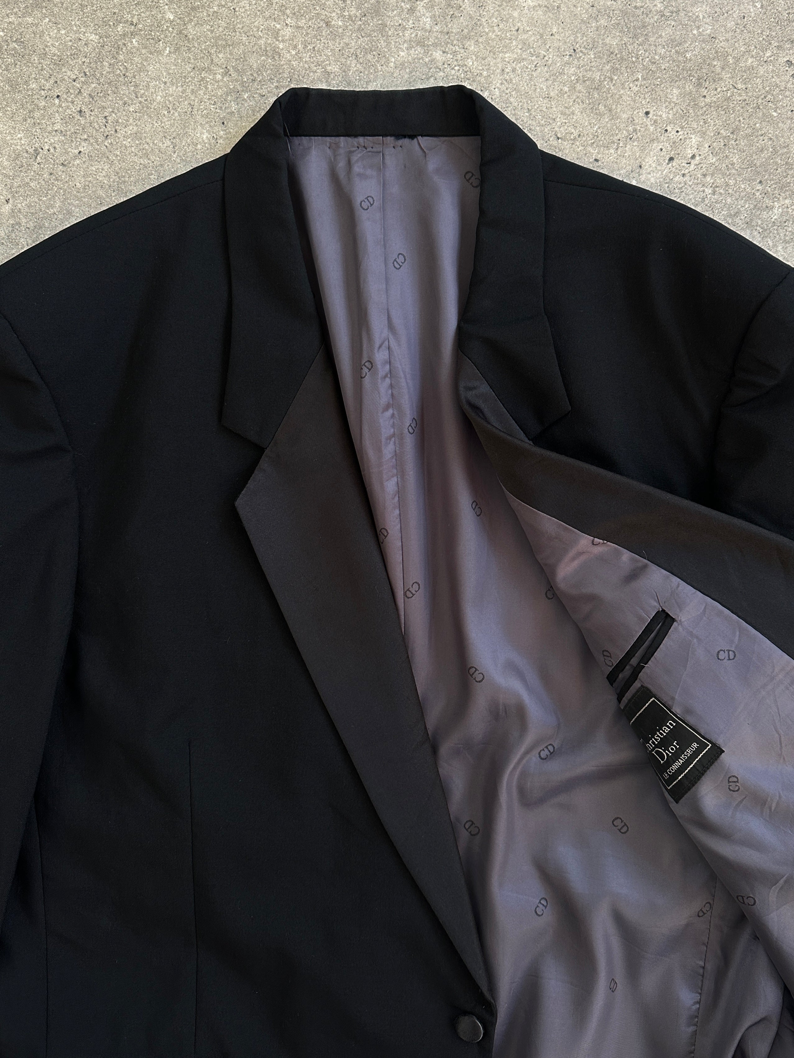 Christian Dior Le Connaisseur 1990s pure wool tuxedo blazer, size 46R/XXL, tailored fit with classic black lapels and sleek design.