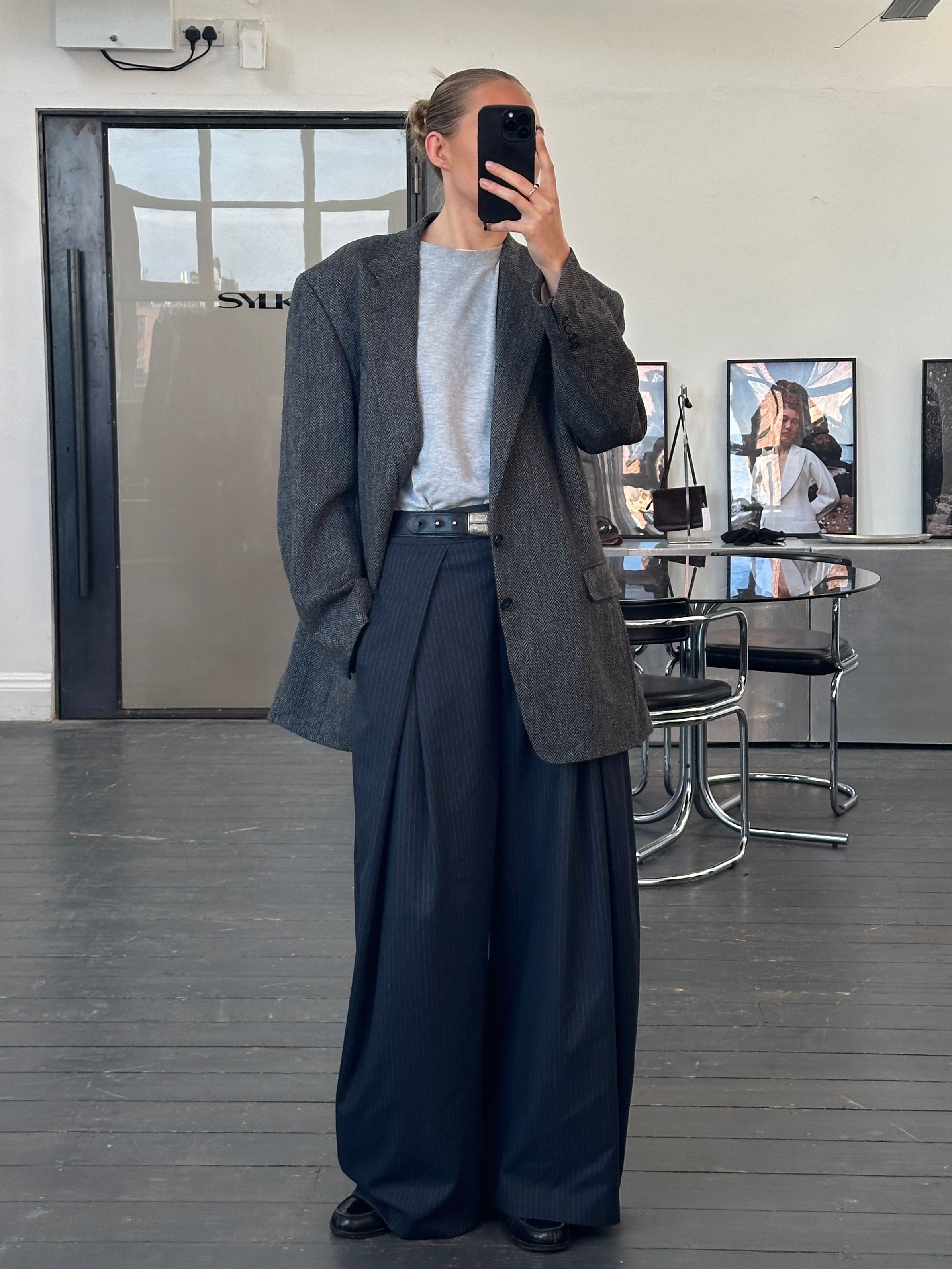 Burberry 1990s pure wool herringbone blazer, single-breasted, size 46R/XXL, with classic tailored fit and vintage style.