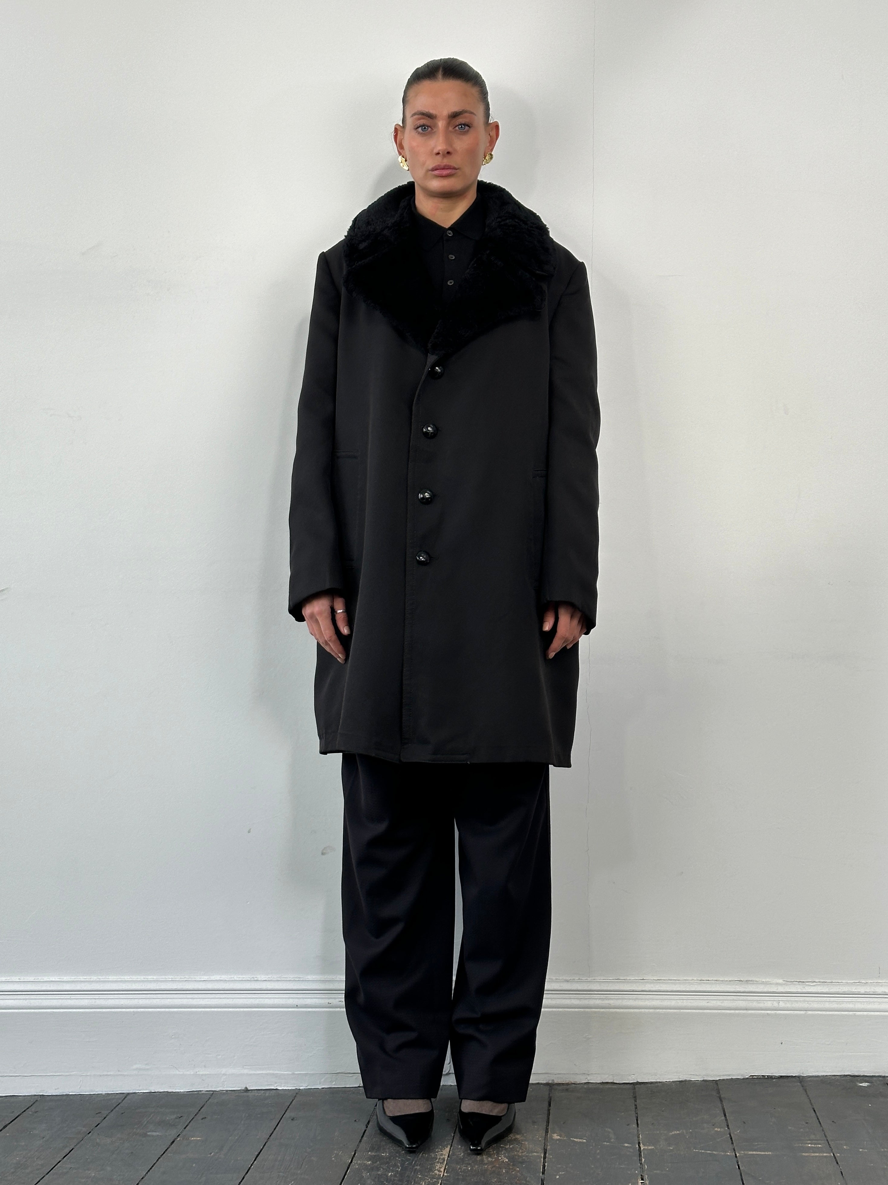 London Fog faux fur lined trench coat in XL, stylish outerwear with warm faux fur lining and classic trench design.