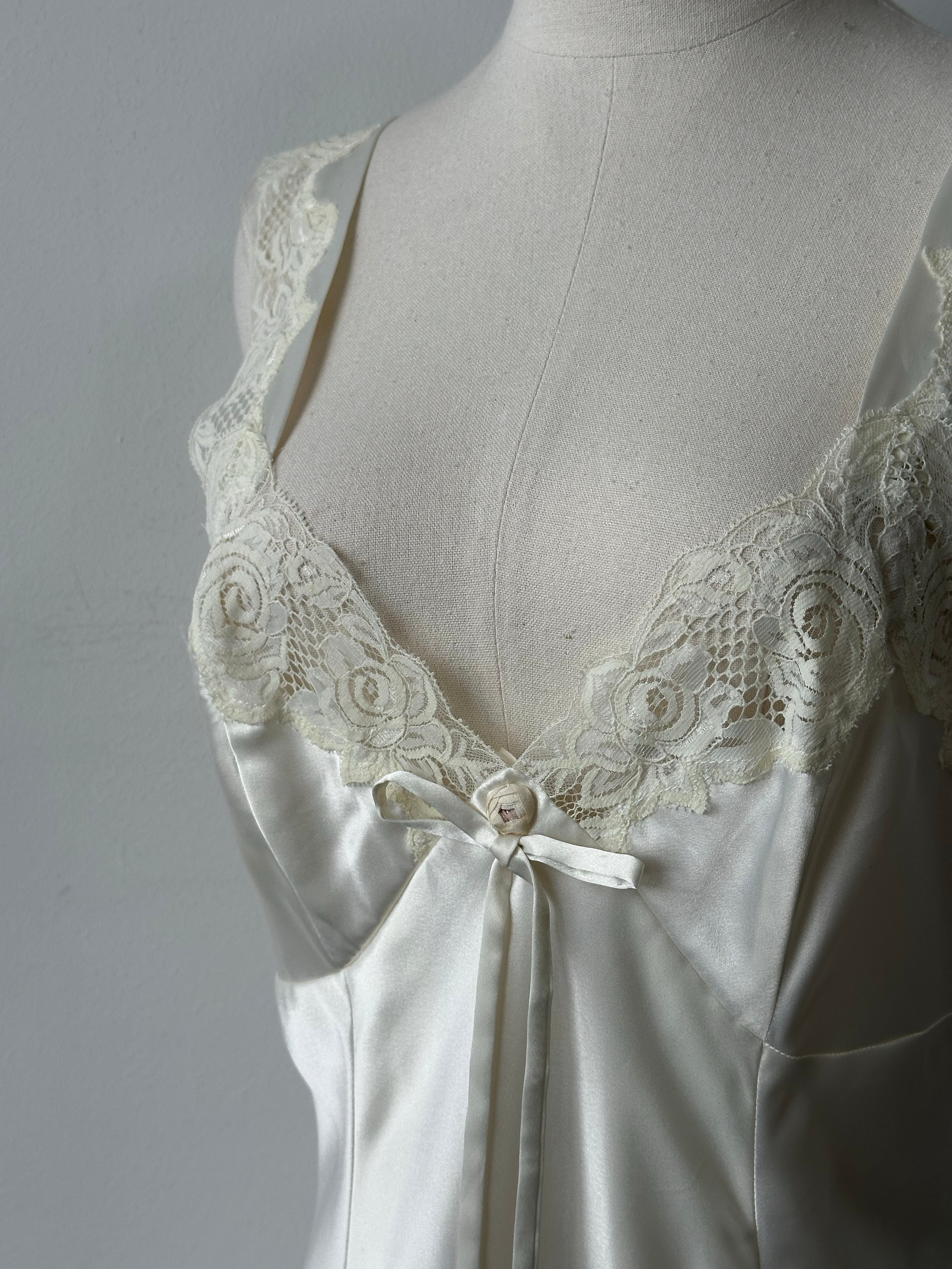 Victoria's Secret 2000s Lace Satin Slip Mini Dress - M