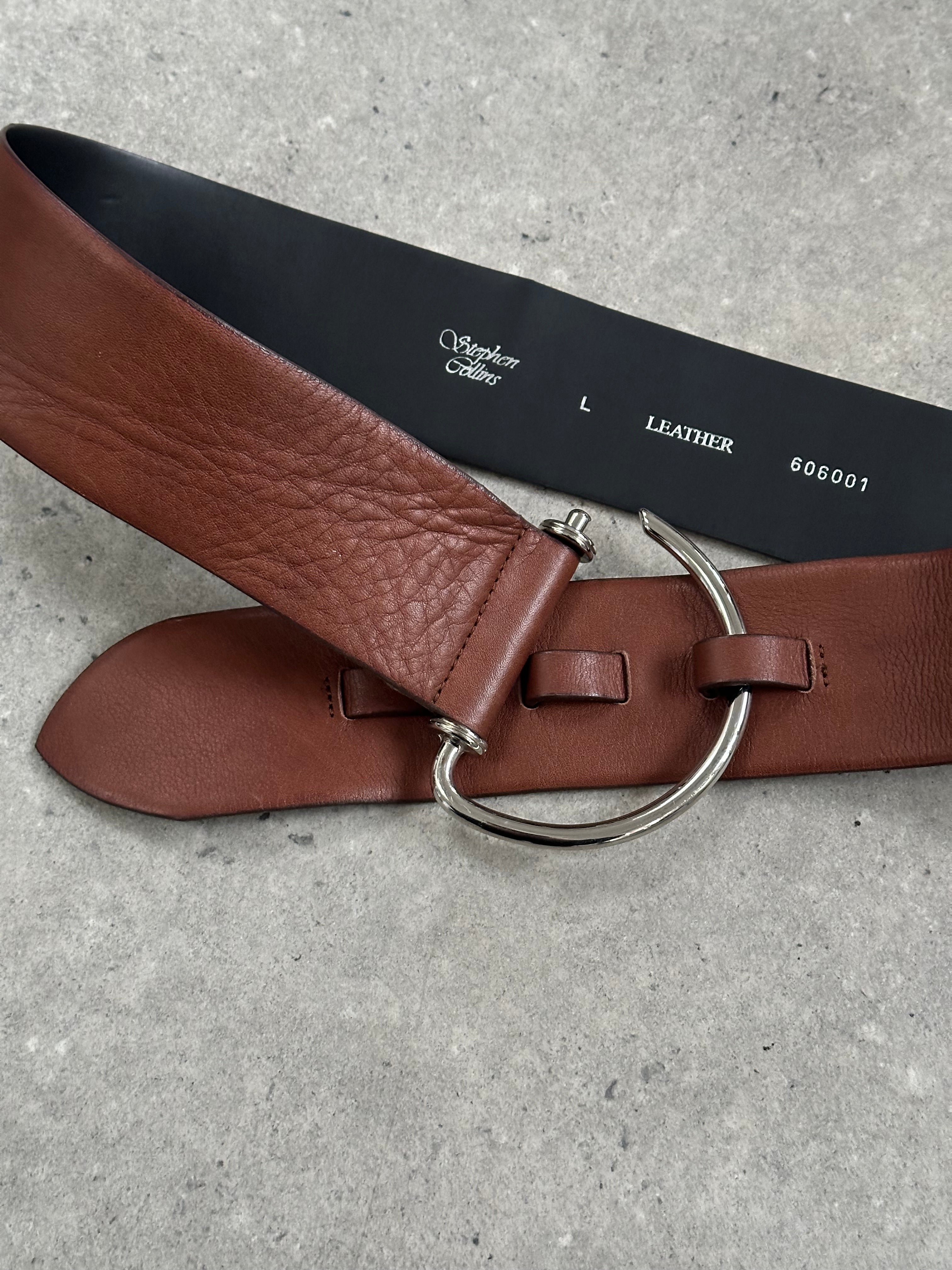 Vintage 1990s leather chunky D-ring belt in brown, size W36-40, featuring sturdy leather and bold D-ring buckle design.