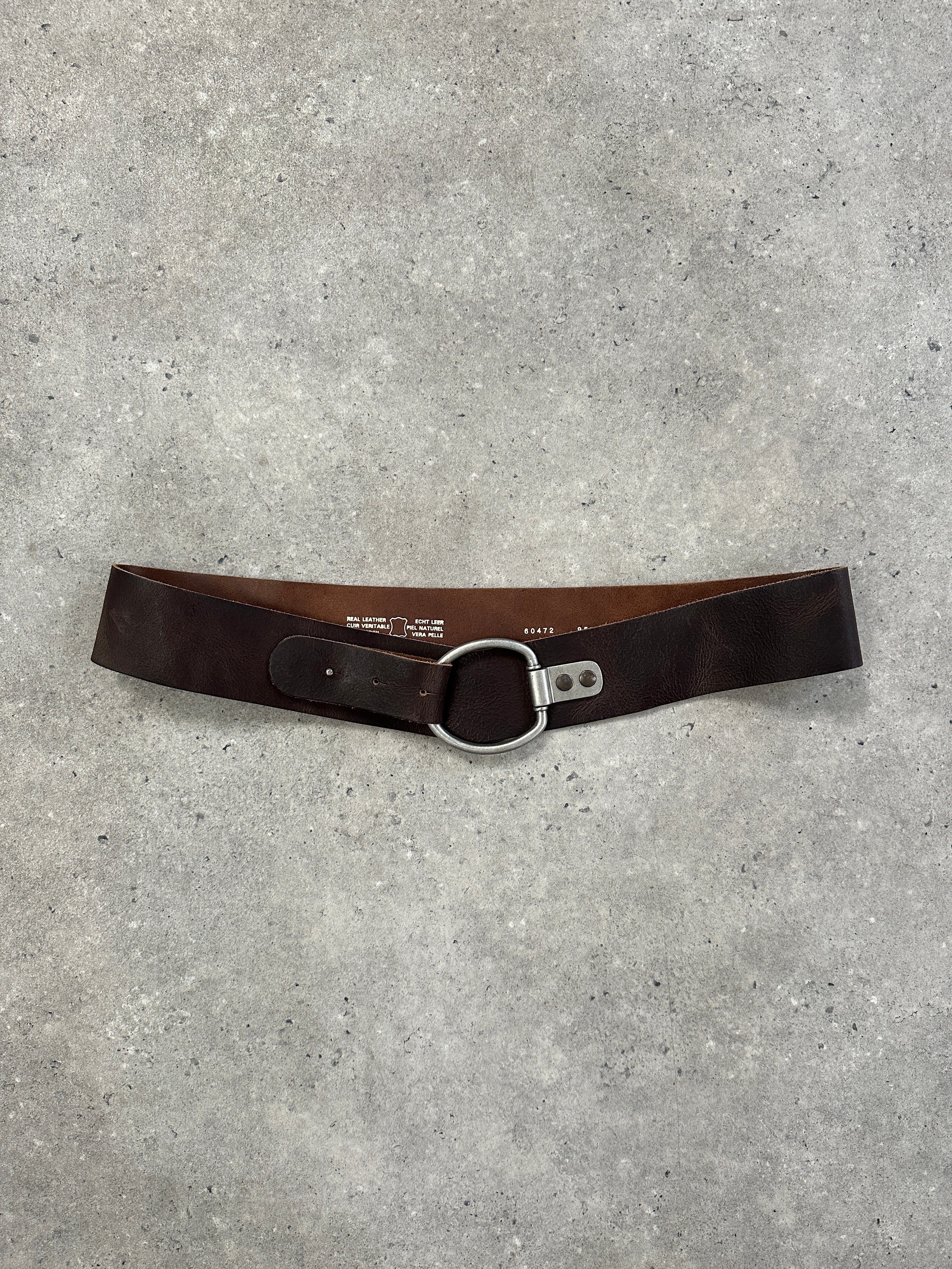 Vintage 1990s chunky leather belt with brass buckle, W34-36, featuring distressed brown leather and retro style details.