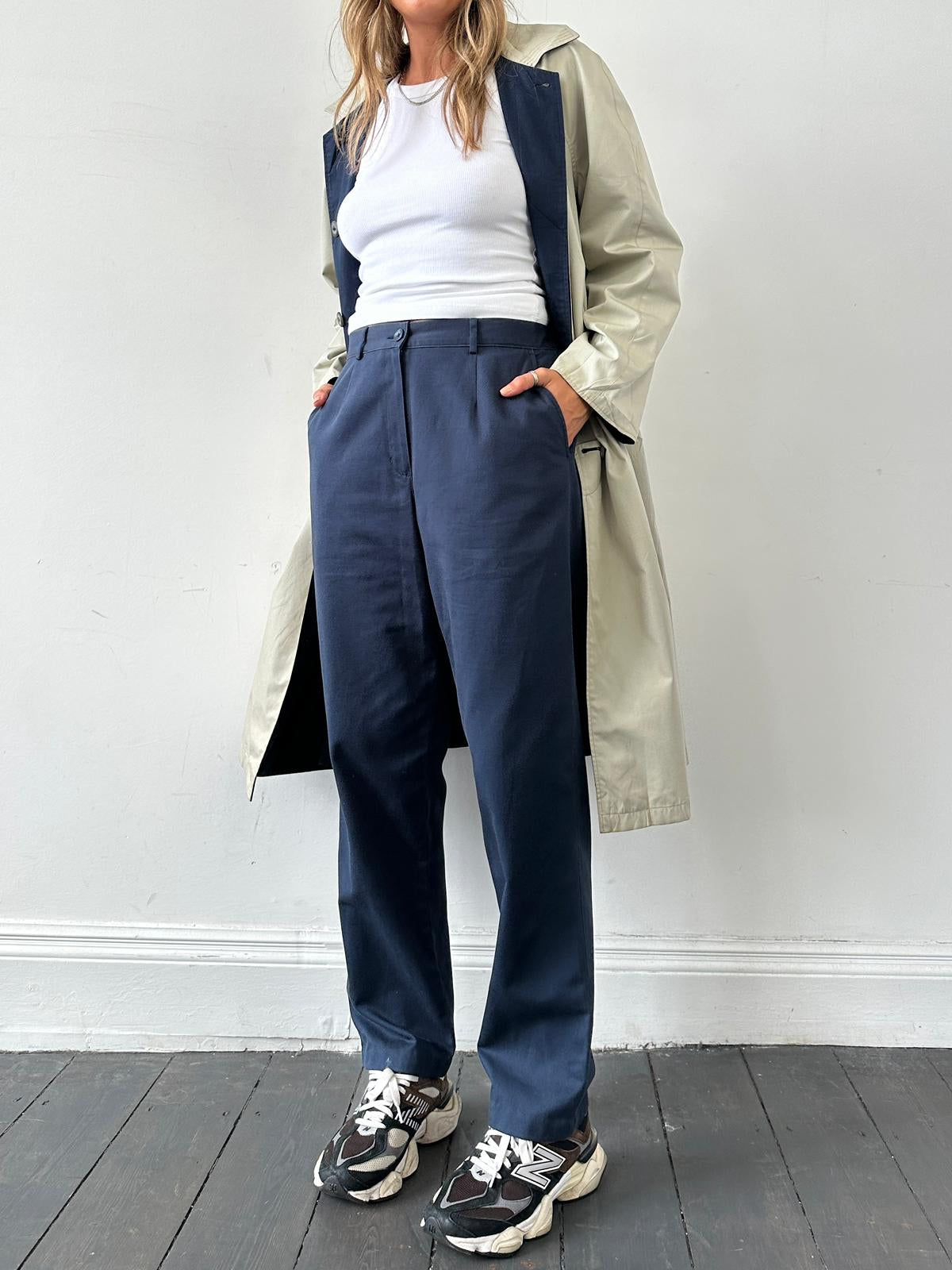 L.L.Bean straight leg elasticated pure cotton trousers in size W28-30, shown with waistband and relaxed fit style.
