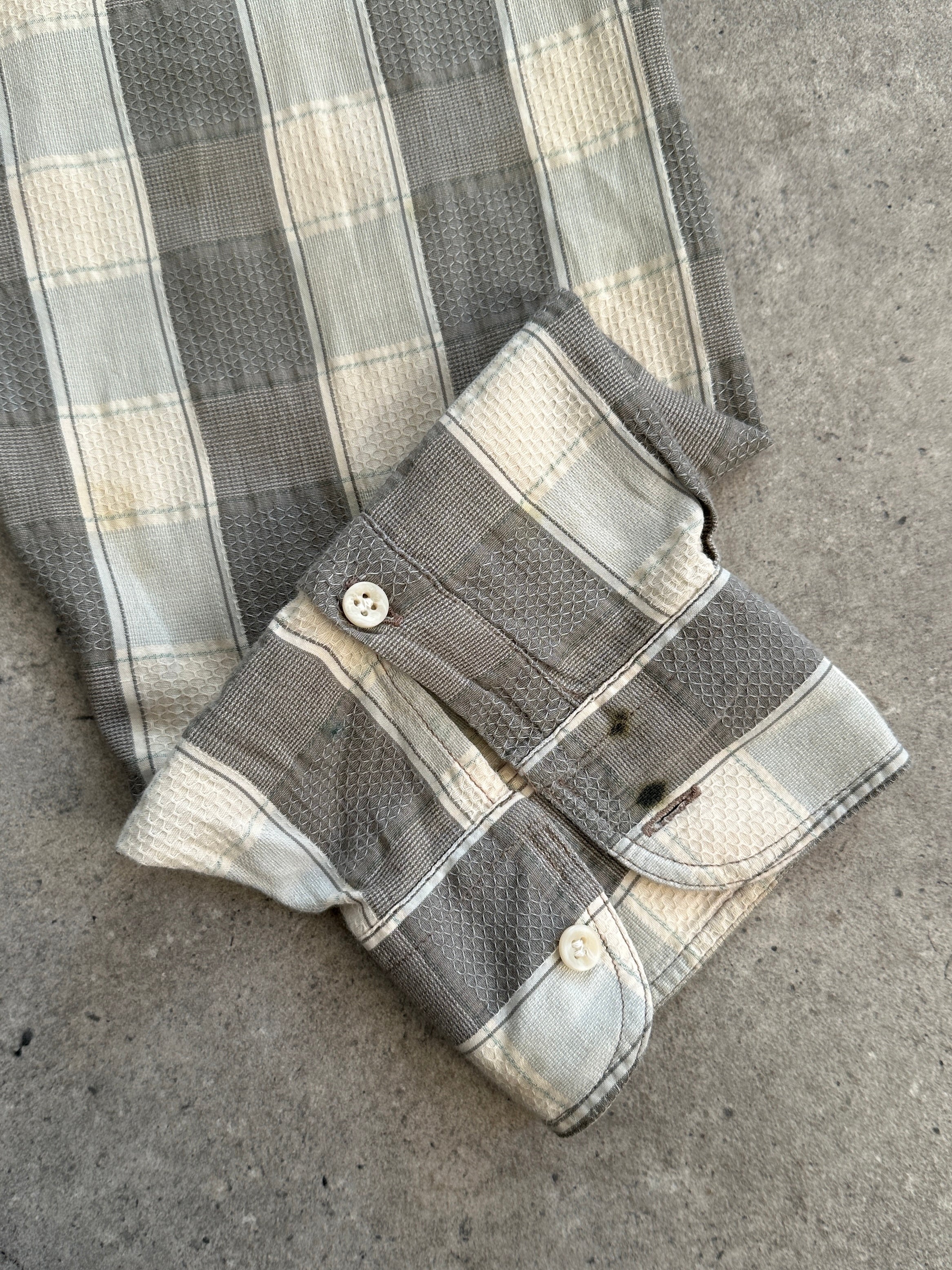 Armani Jeans 1990s check flannel logo shirt in XXL, featuring a classic plaid pattern and embroidered Armani logo.
