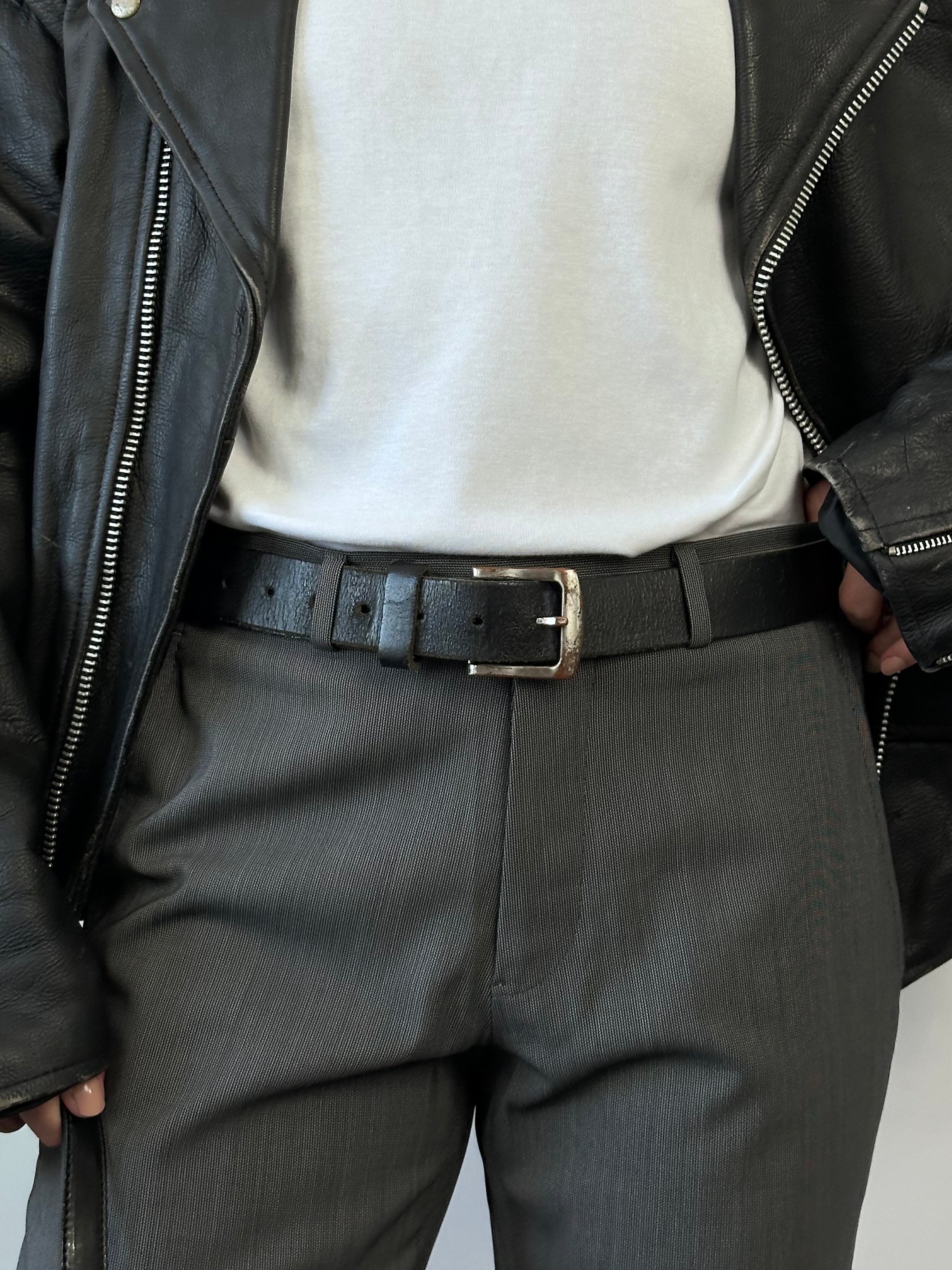 Vintage chrome leather belt in size W34-38, featuring a classic buckle and stylish design, perfect for casual or formal wear.
