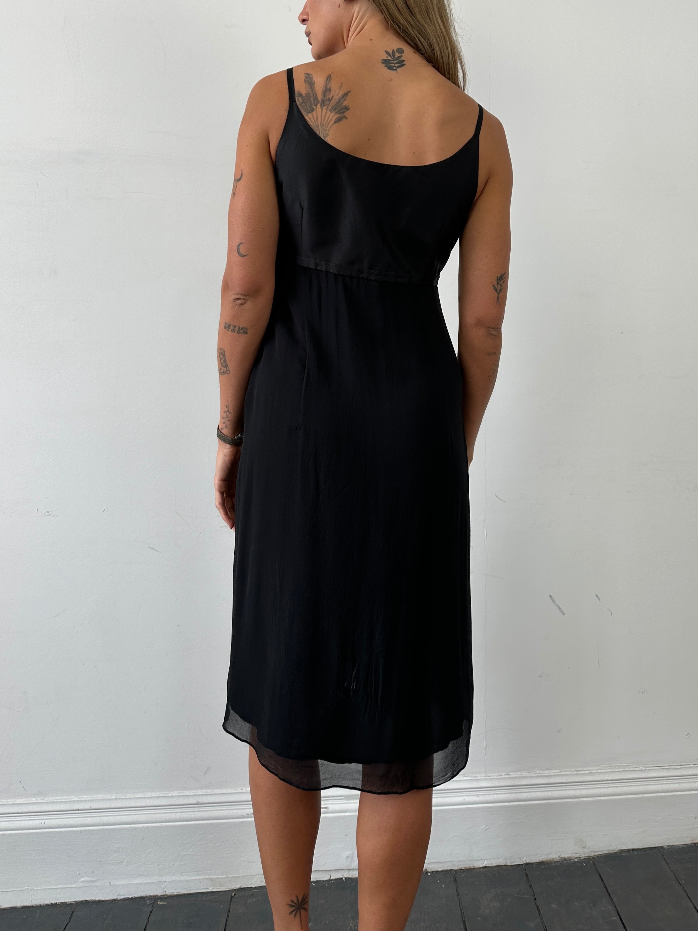 Max Mara pure silk pleated midi dress in soft fabric, featuring elegant design and midi length, size M.