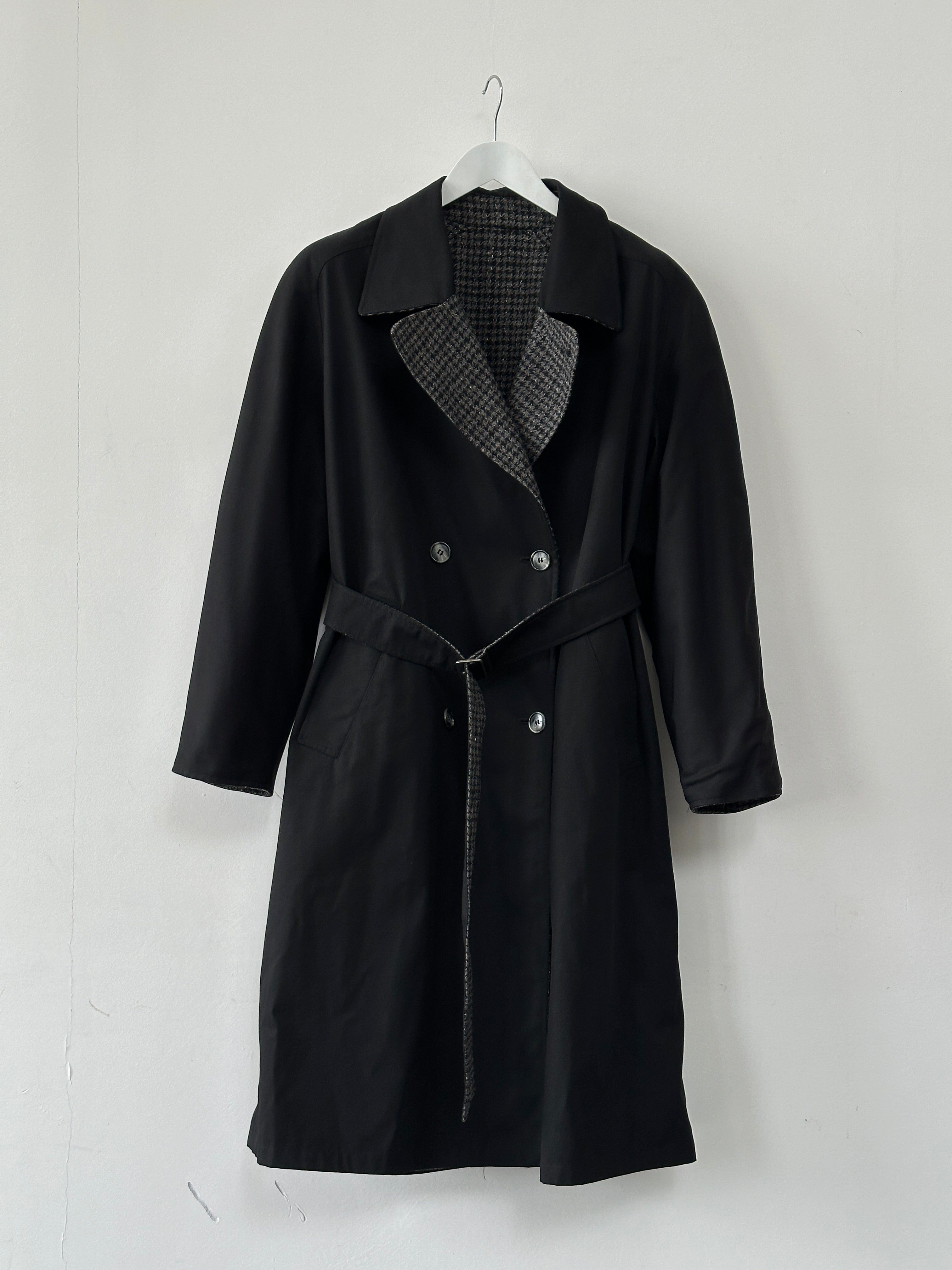 Vintage reversible wool trench coat with belt, oversized XL style, featuring classic trench design and textured fabric.