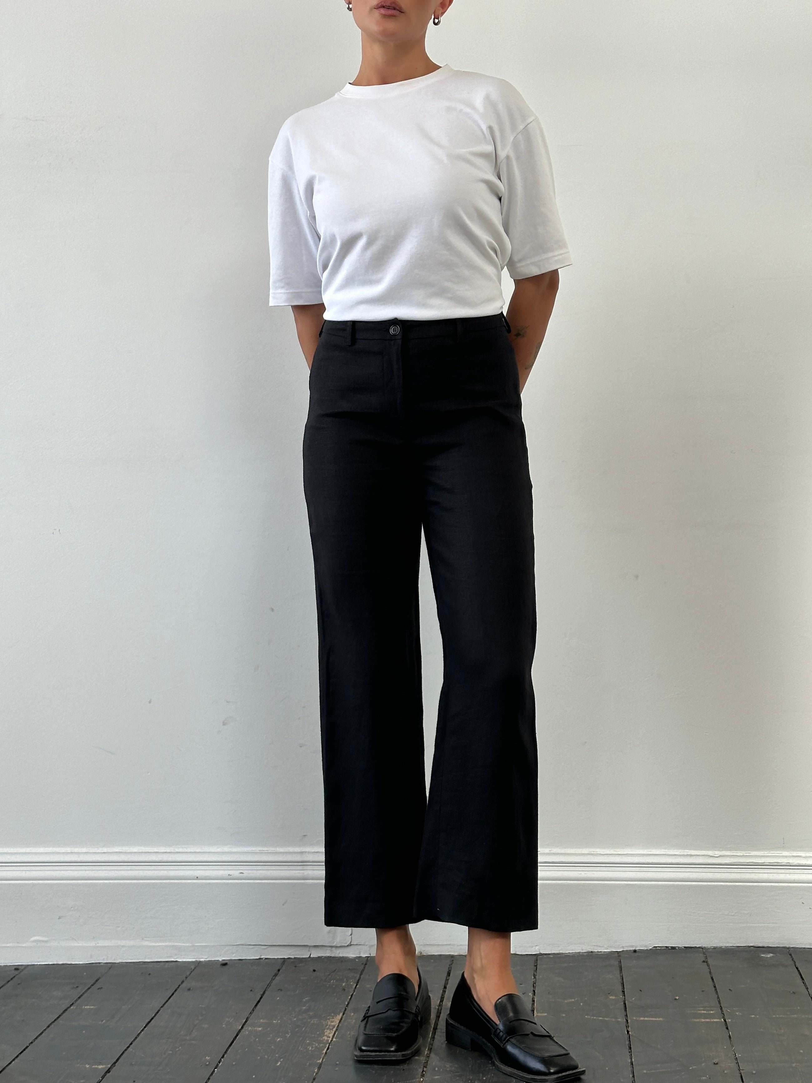 Hobbs pure linen straight leg low rise trousers in W25, beige color, with front pockets and tailored fit.