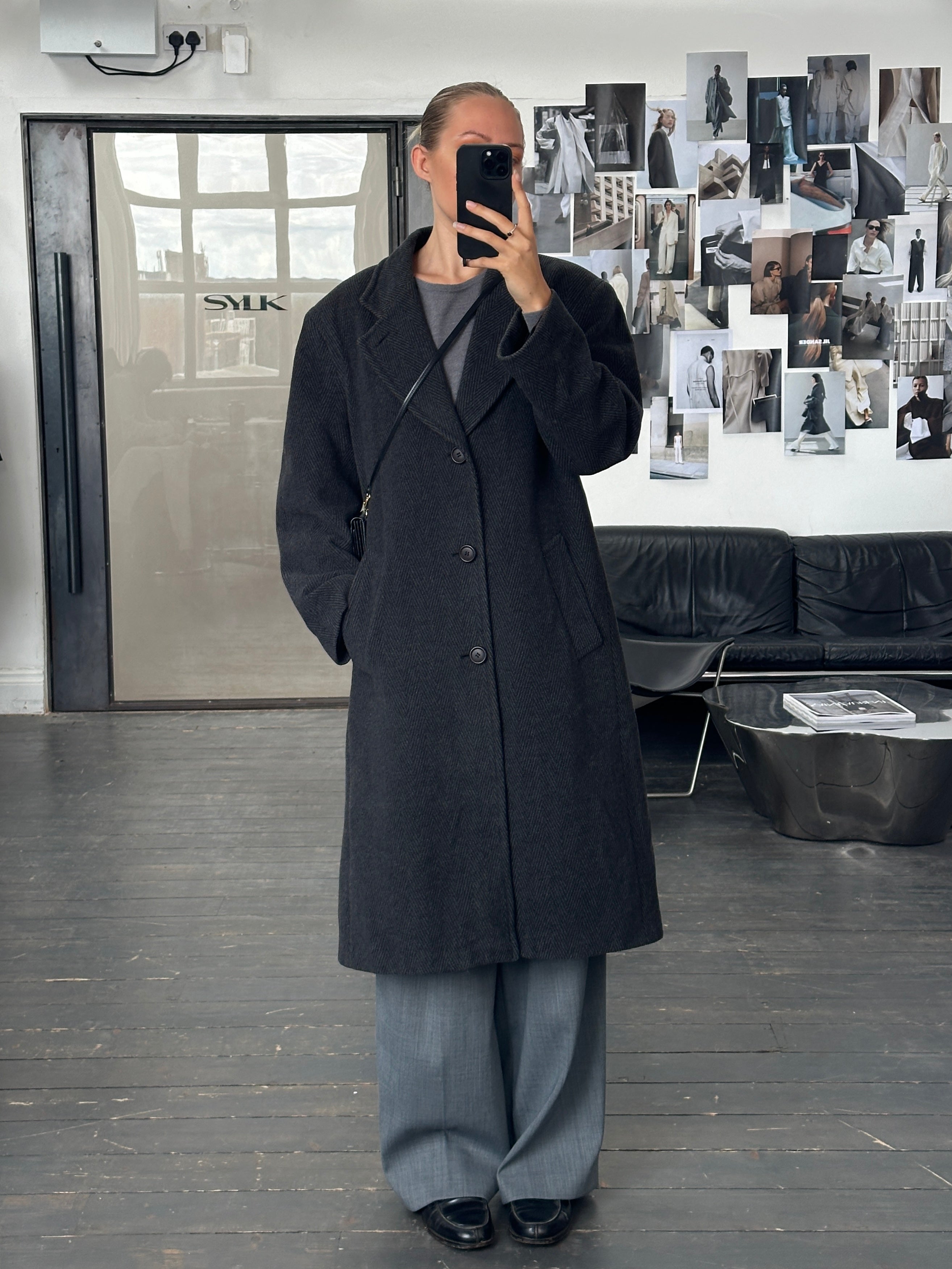 Vintage Italian 1980s wool cashmere herringbone coat in XL, stylish and warm with classic pattern and tailored fit.