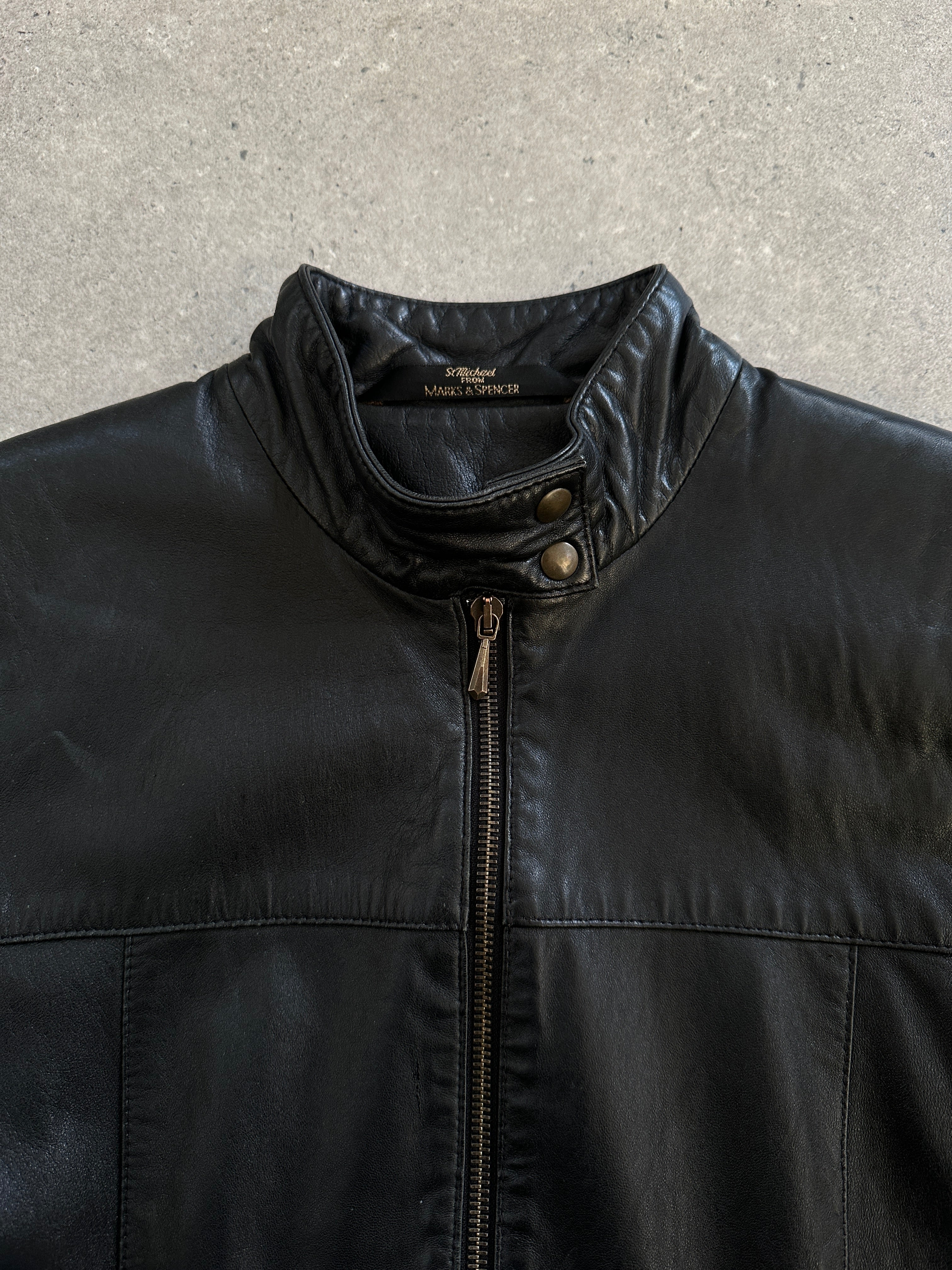 St Michael 1990s double zip leather motorcycle jacket in XS/S with classic design and black leather finish.
