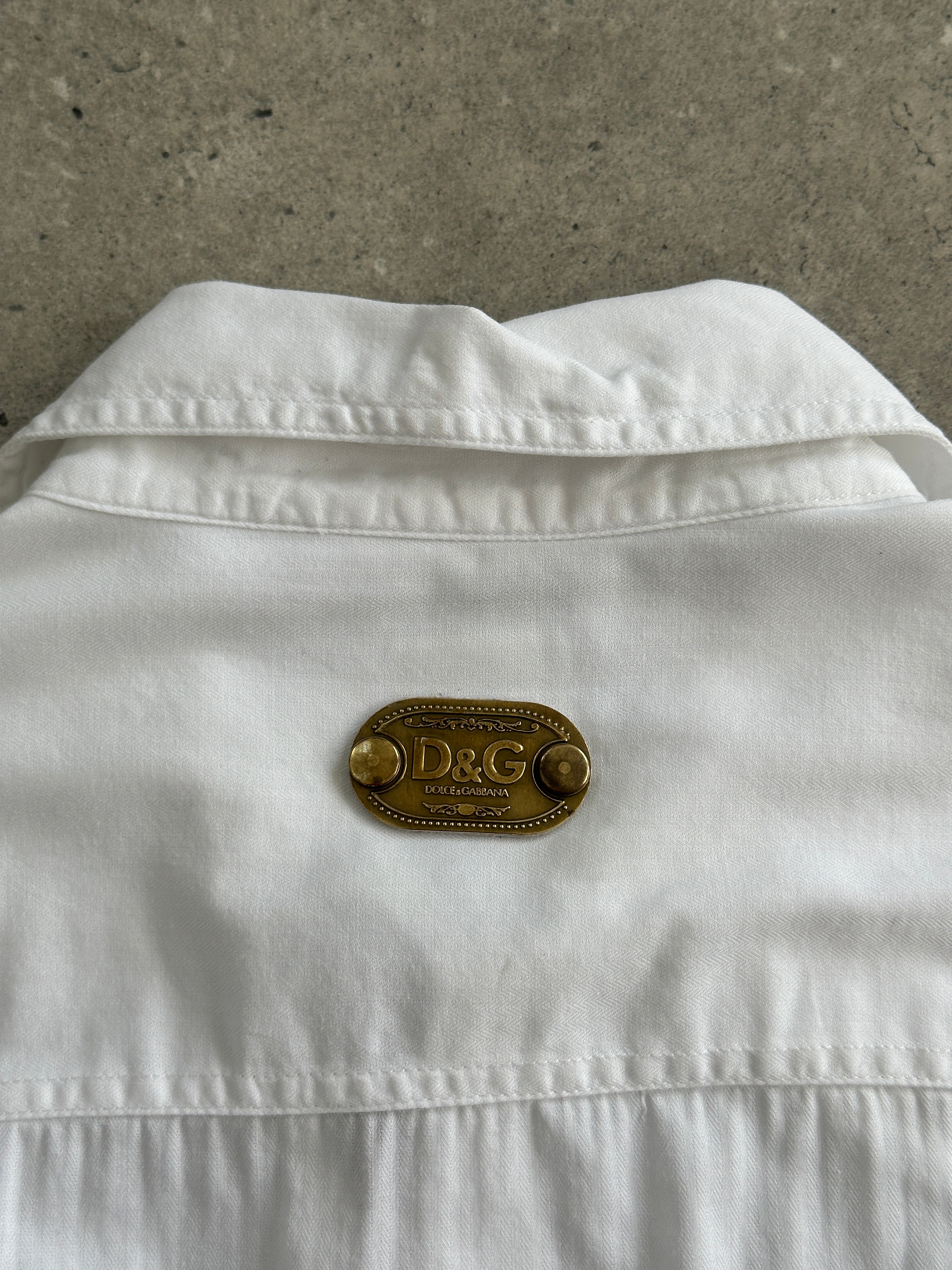 Dolce & Gabbana cotton shirt in size M/L, featuring a classic design with the brand's signature style and detailed stitching.