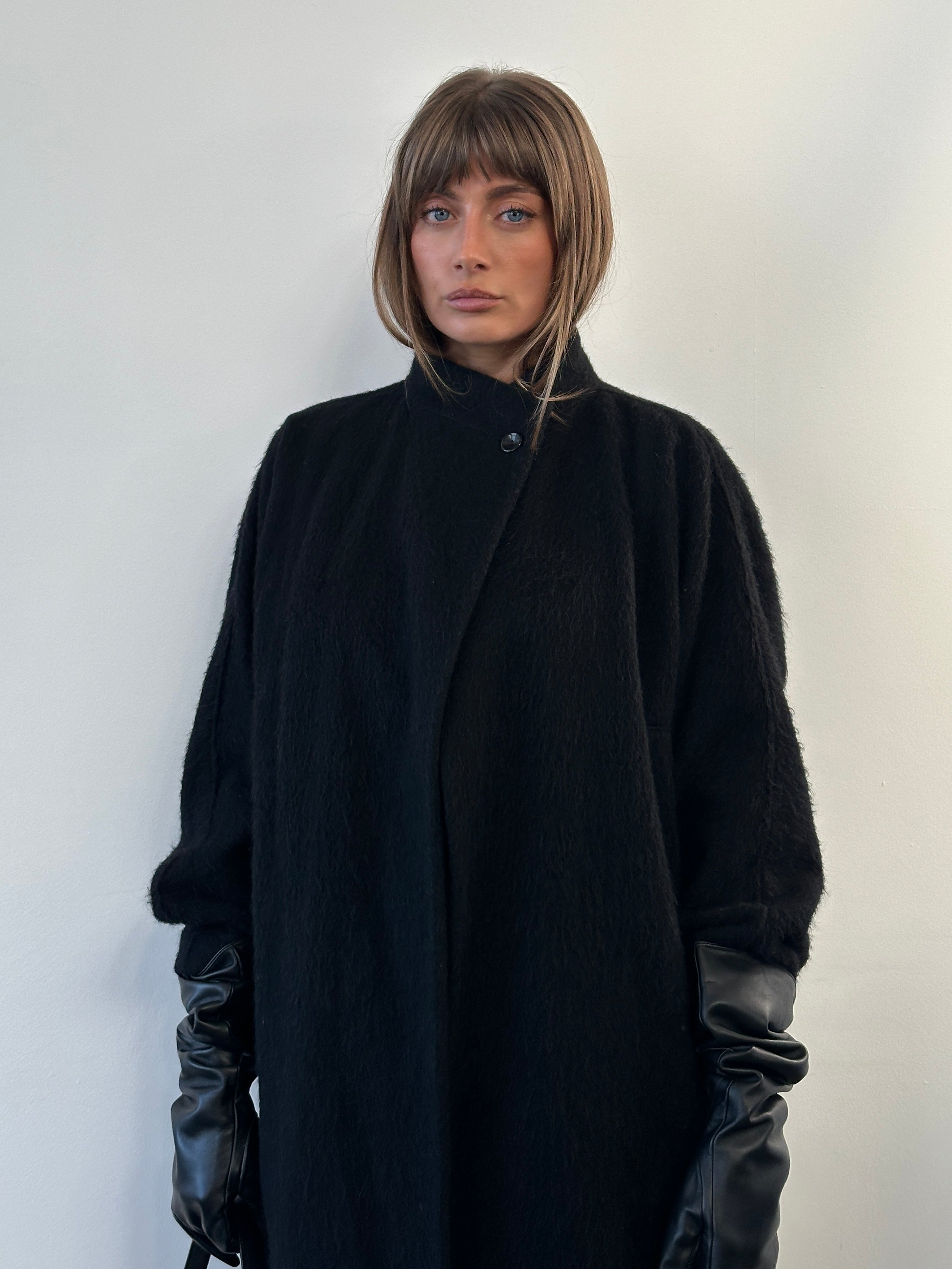 Vintage 1990s wool mohair high neck coat, size M, stylish vintage outerwear with a classic high neckline and textured fabric.
