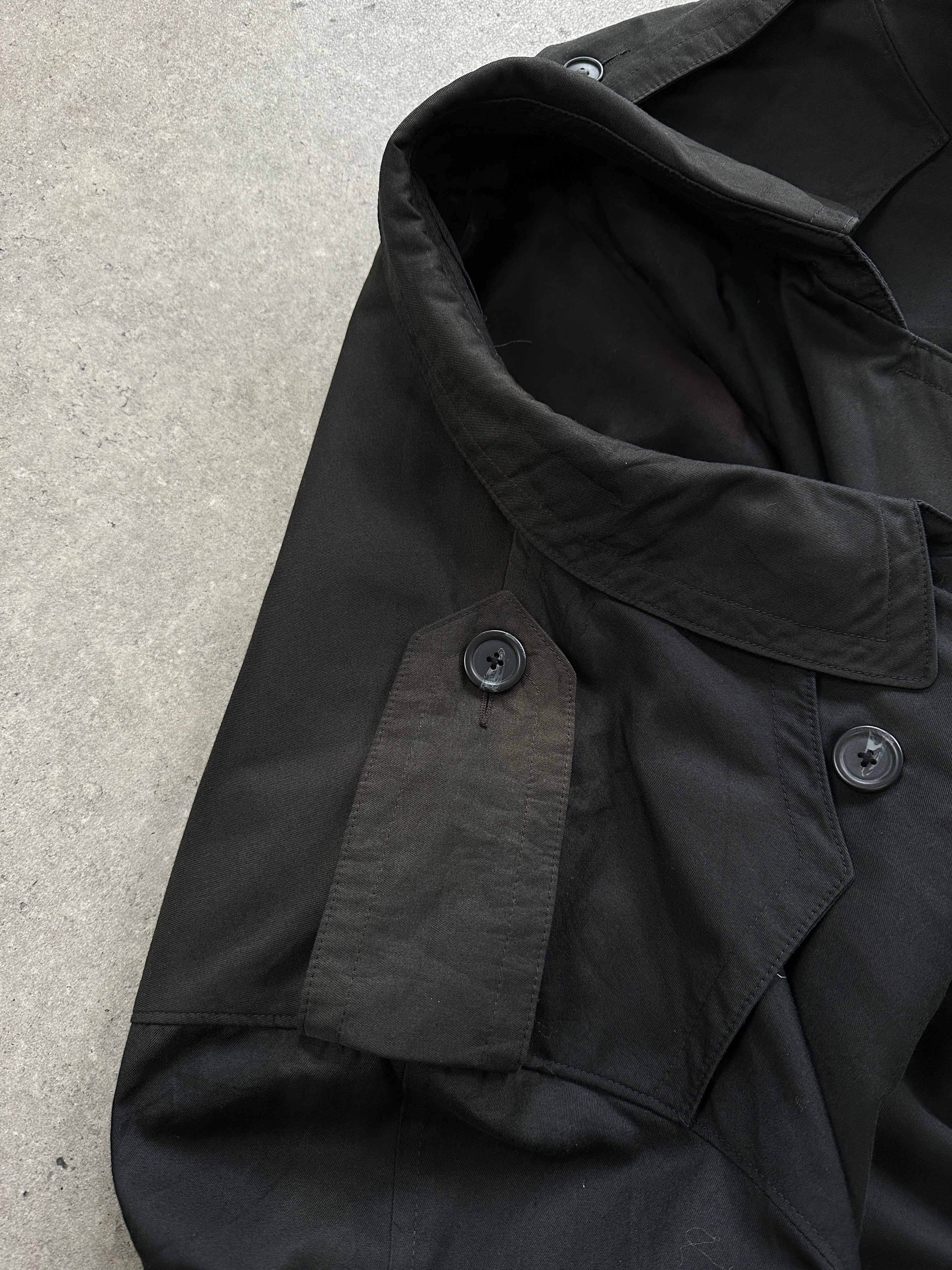 Christian Dior Monsieur double-breasted trench coat in XL, beige color, tailored fit, with classic lapel and belt details.