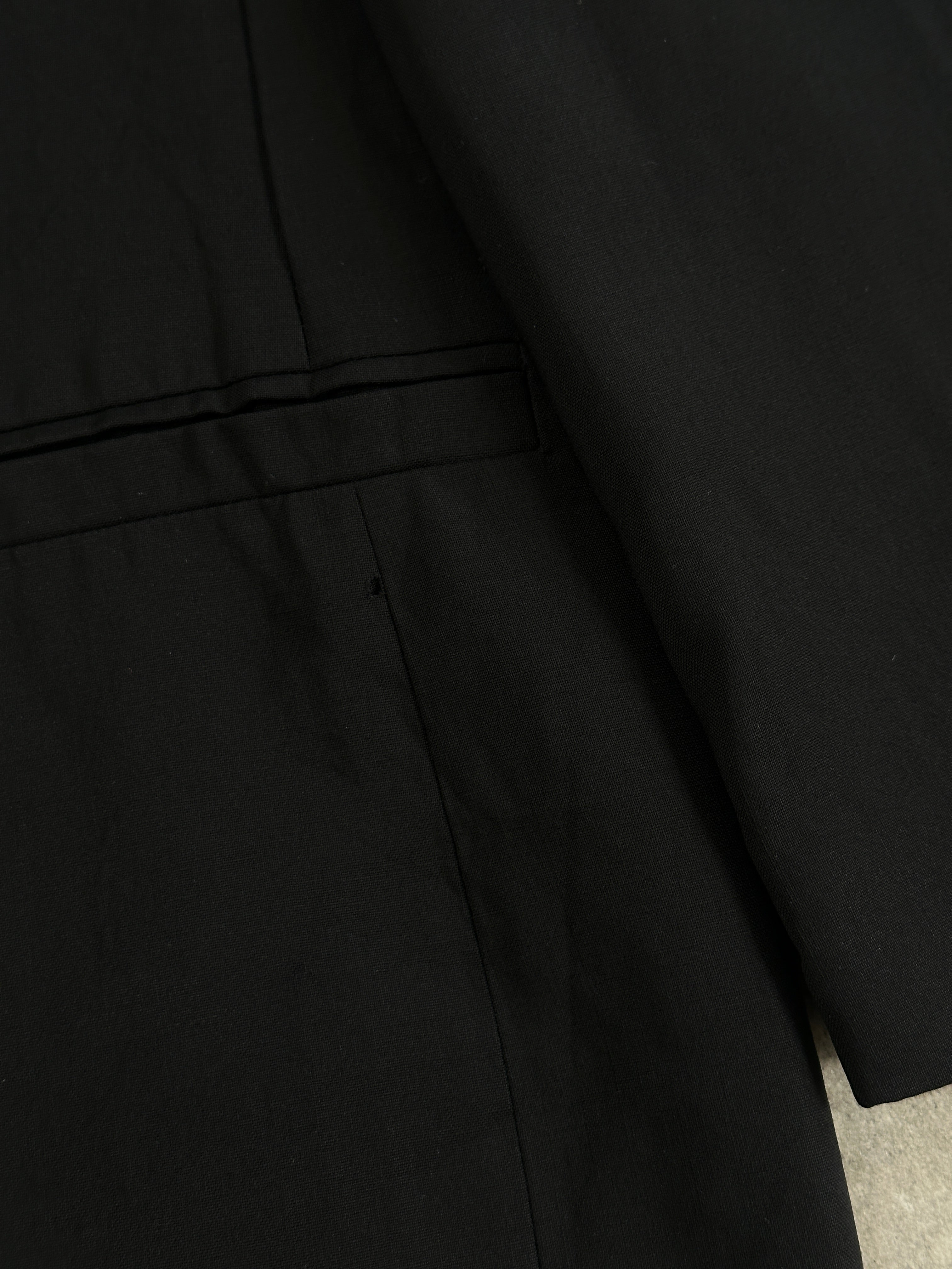 Versace classic bespoke wool blazer, single-breasted with buttons, in size 46R/XL, tailored fit, navy blue color, elegant men's fashion.