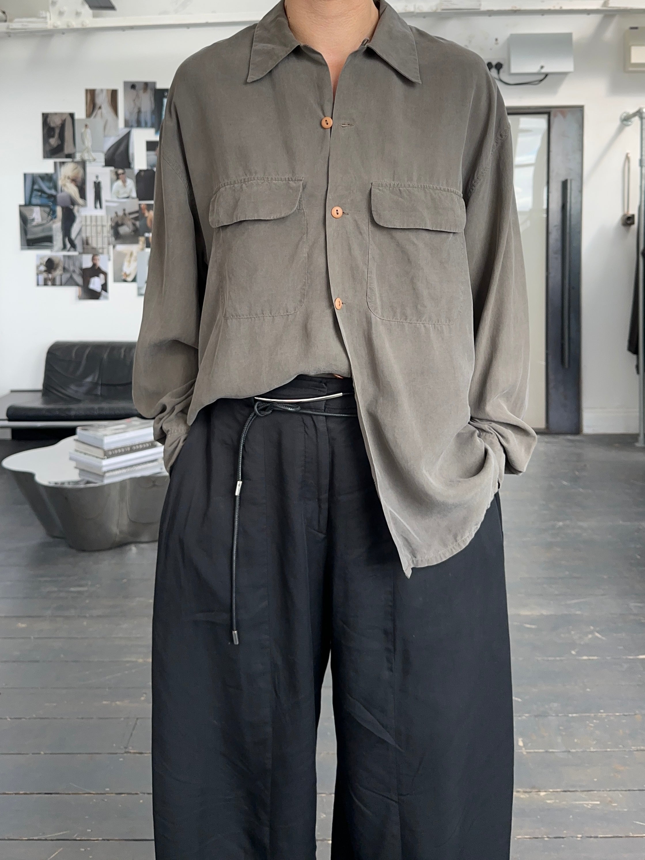 Vintage GUESSILK 1990s pure silk minimal shirt in size L, featuring a sleek, lightweight design with a classic collar and button closure.
