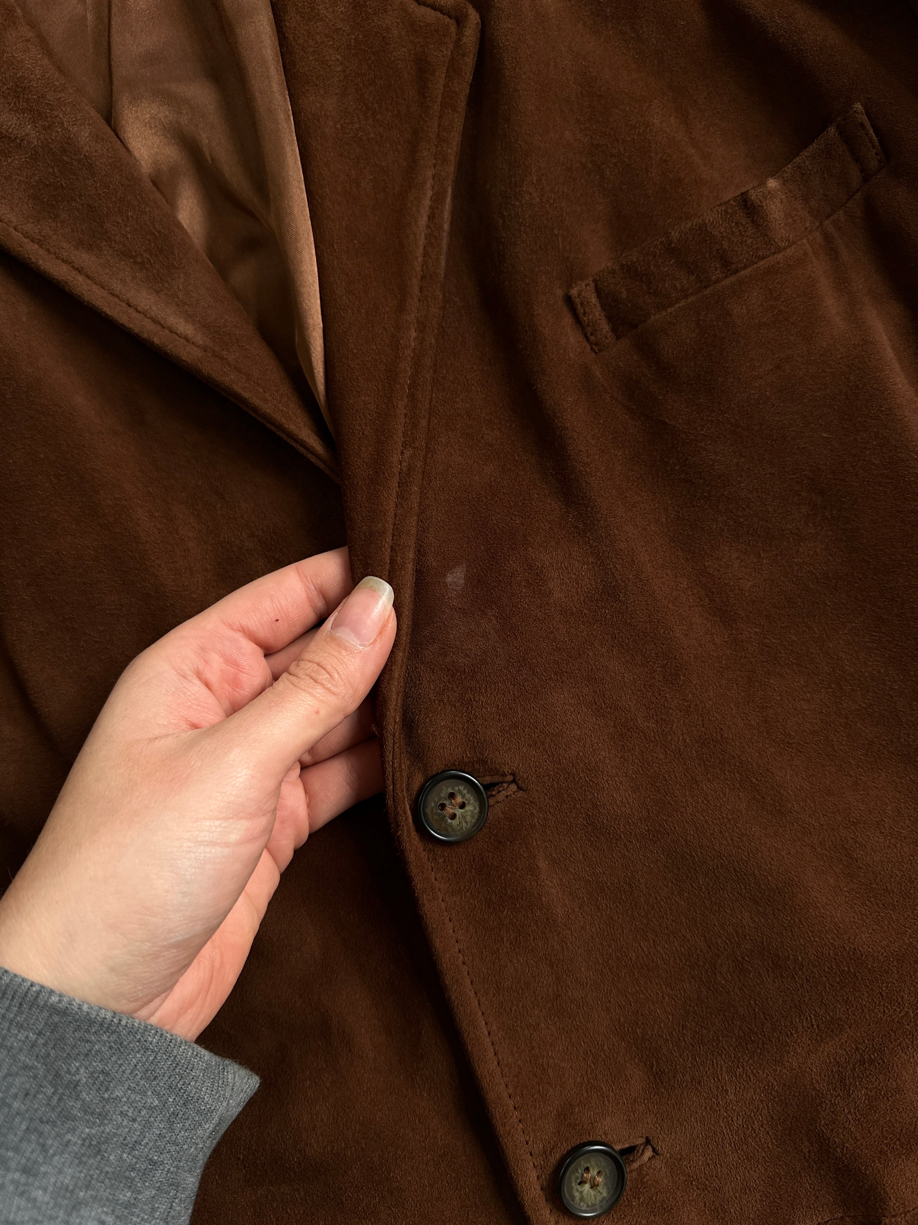 Vintage relaxed XL suede blazer, leather jacket with a soft, worn-in look, featuring classic lapels and a tailored fit.