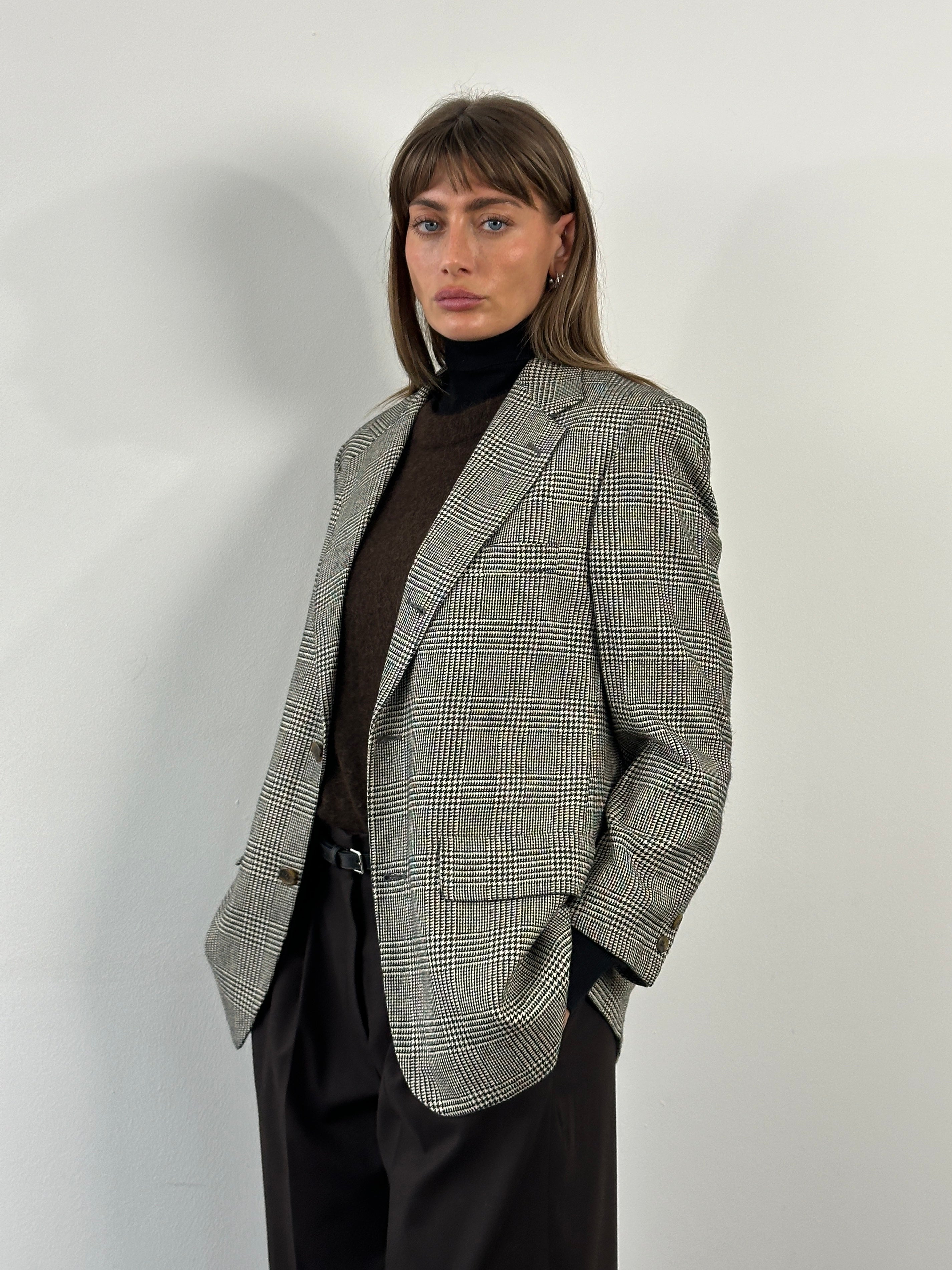 Brooks Brothers 1990s check wool blazer in size 38S/M, single-breasted with classic tailored fit and vintage plaid pattern.