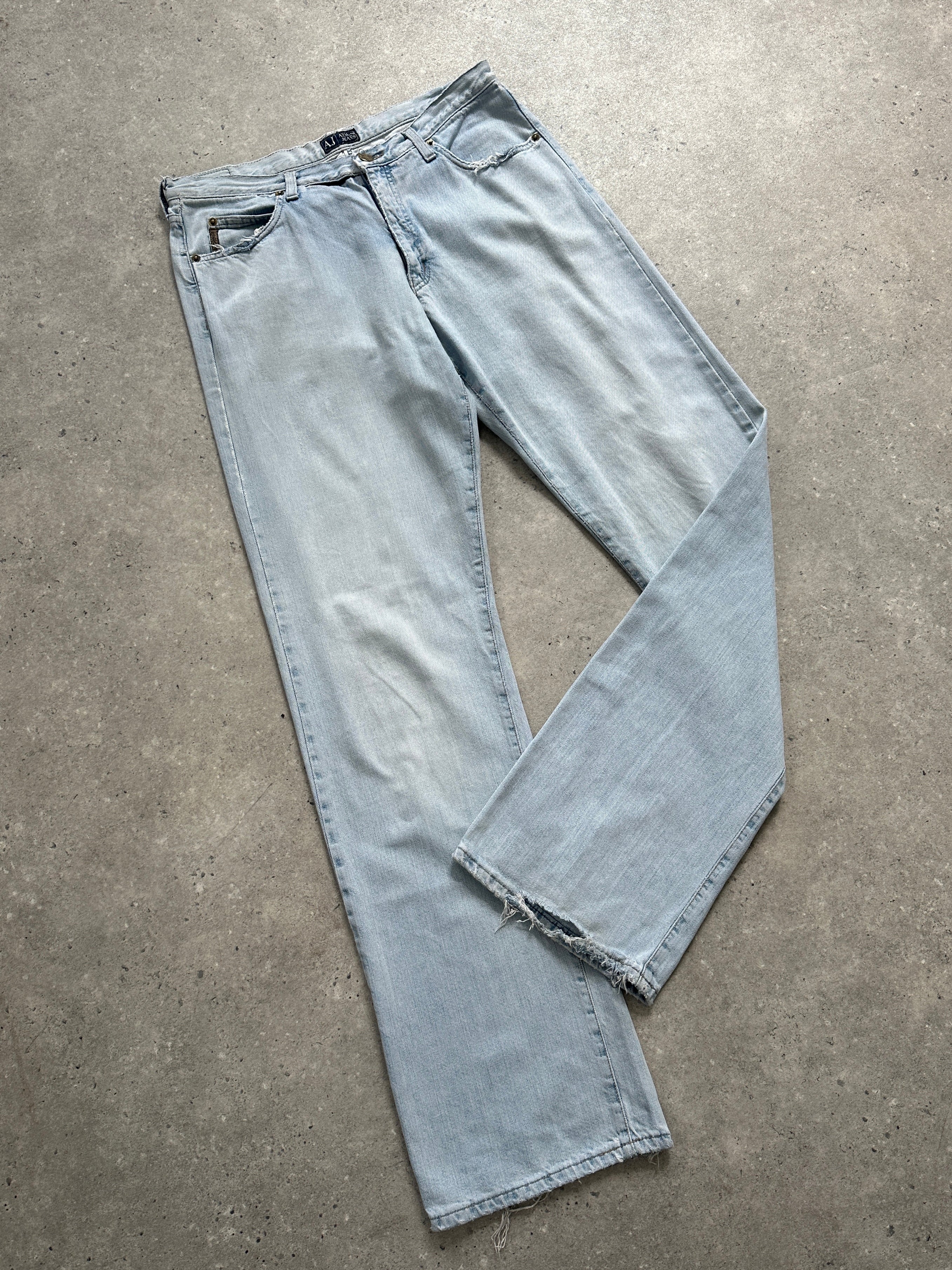 Armani Jeans light wash mid-rise denim jeans with belt loops and classic five-pocket design, size W30.