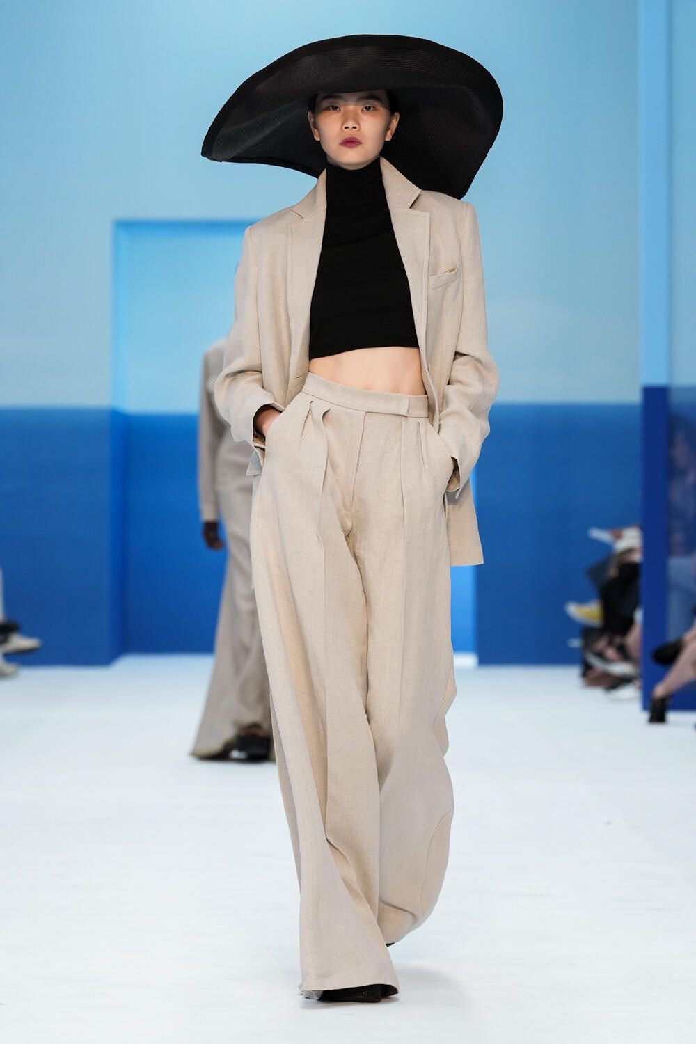 Max Mara Runway Pure Linen Wide Leg Suit - L/UK12 - SYLK