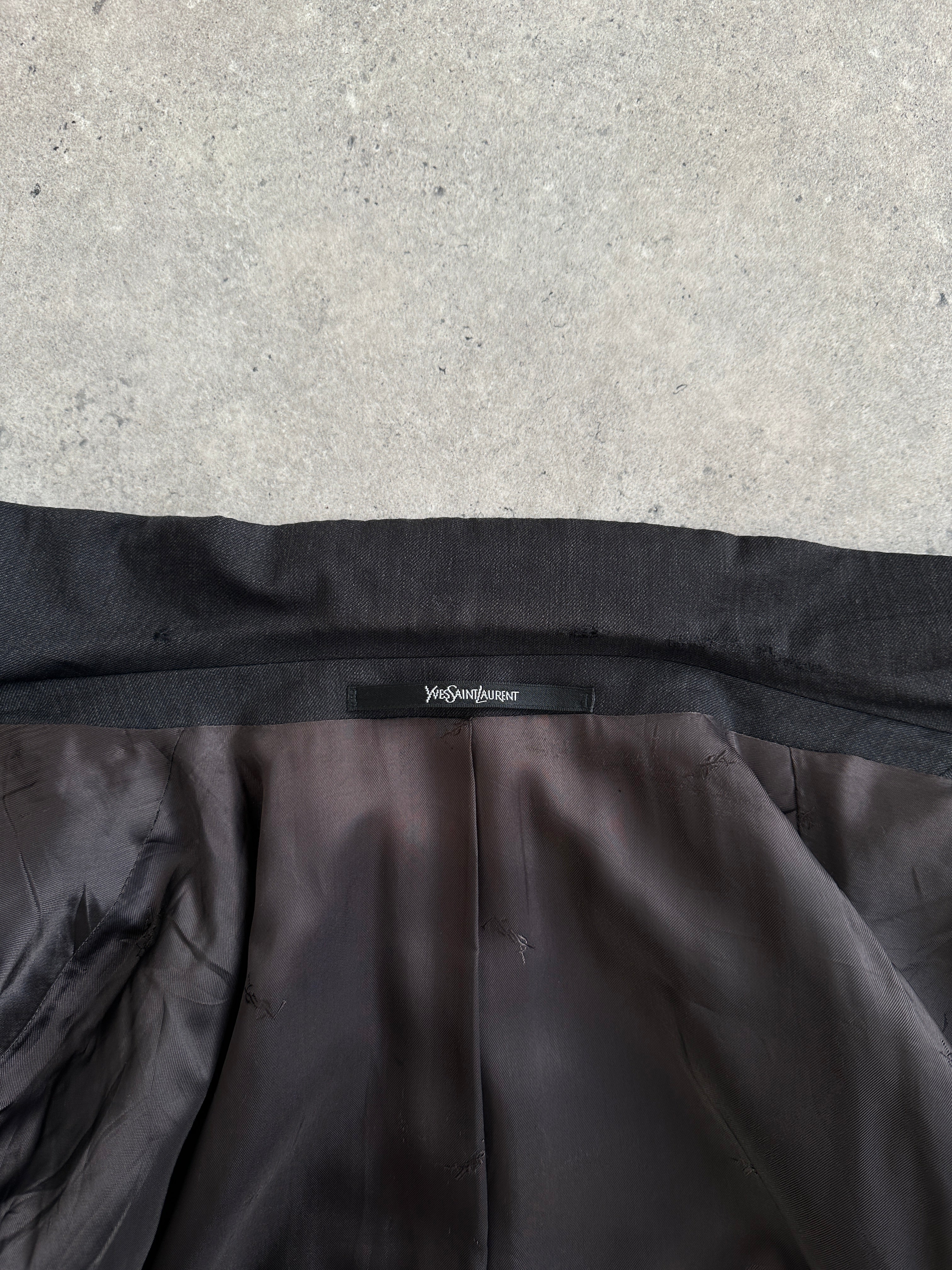 Yves Saint Laurent Pour Homme 1990s wool double-breasted blazer in size 44R/XXL, navy blue with classic lapels and structured fit.