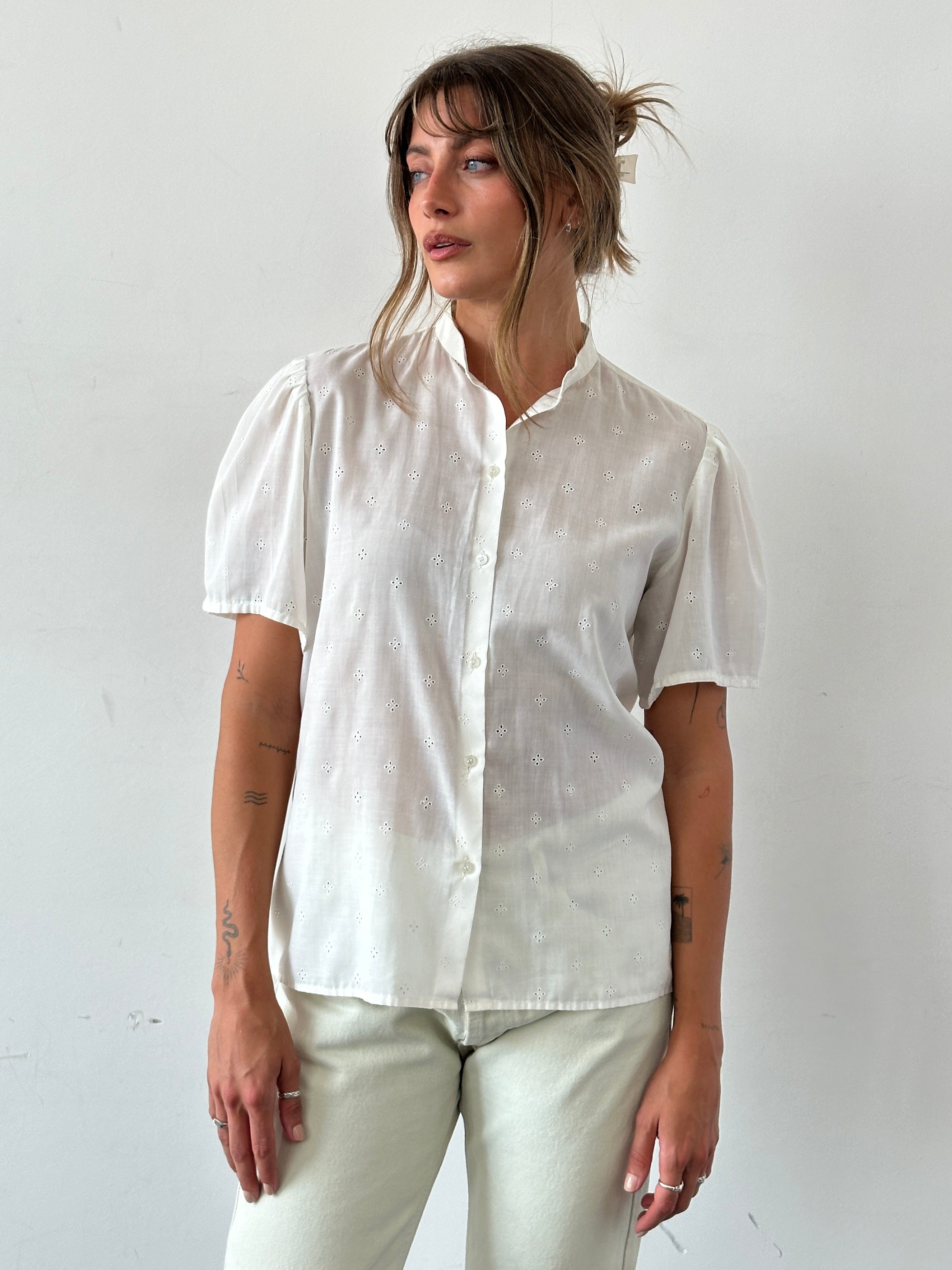 Vintage Pointelle Sheer Short Sleeve Shirt in size M/L, lightweight and breathable with delicate knit pattern, casual and stylish.