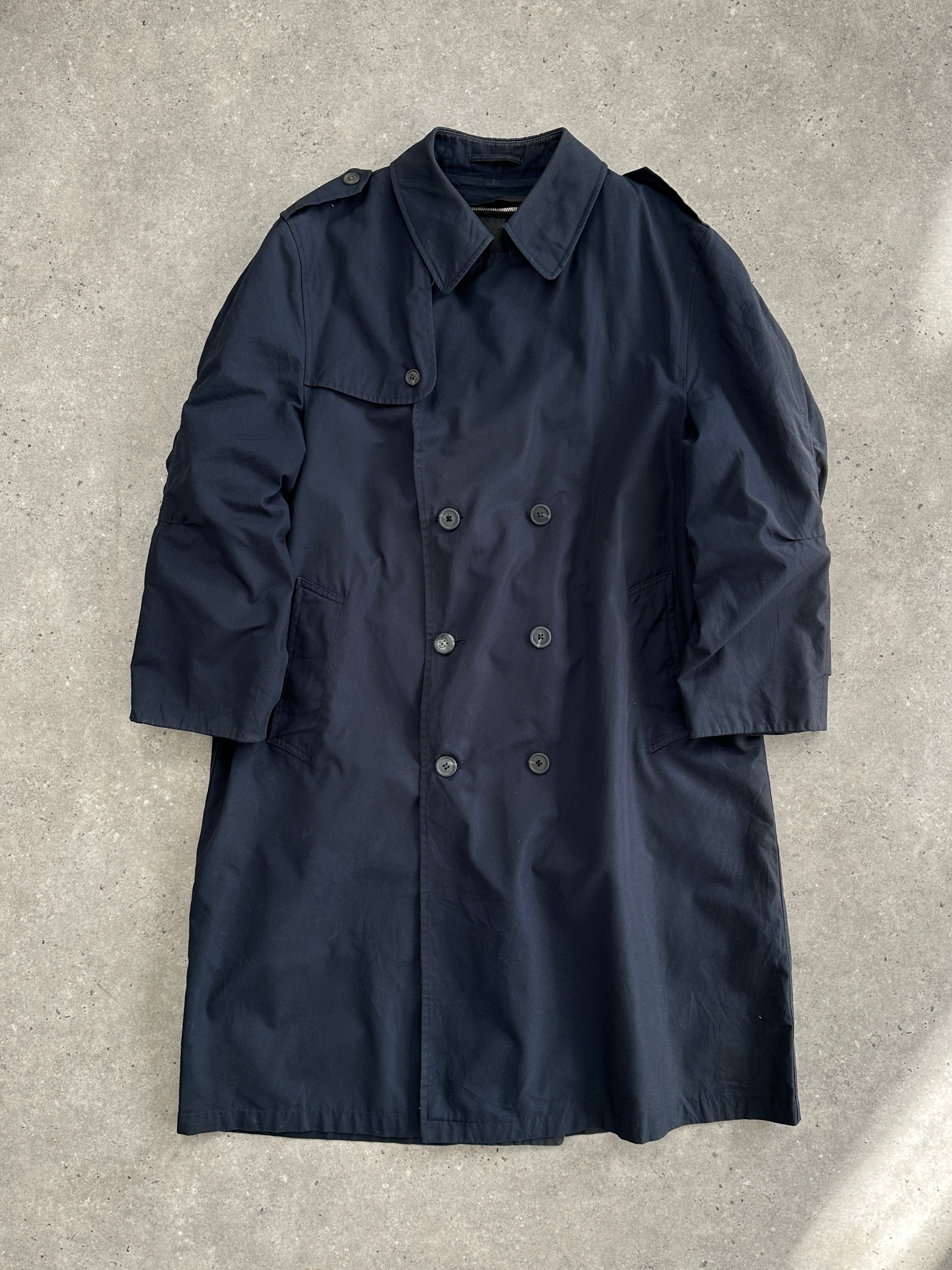 Christian Dior Monsieur double-breasted trench coat in XL, tailored fit, classic beige color, with button details and belt.