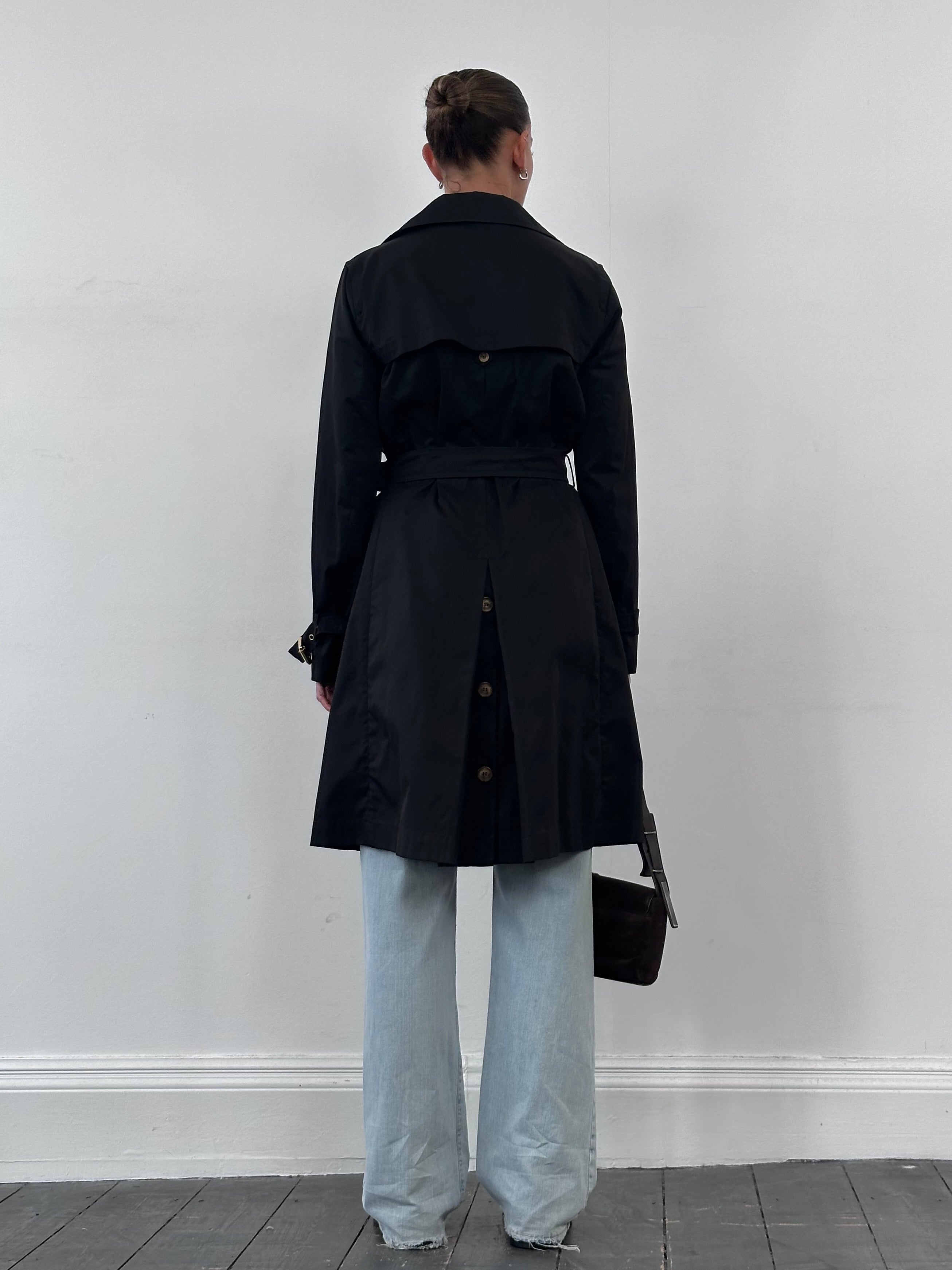 Max Mara Weekend pure cotton belted trench coat in beige, featuring classic collar, button closure, and waist belt.