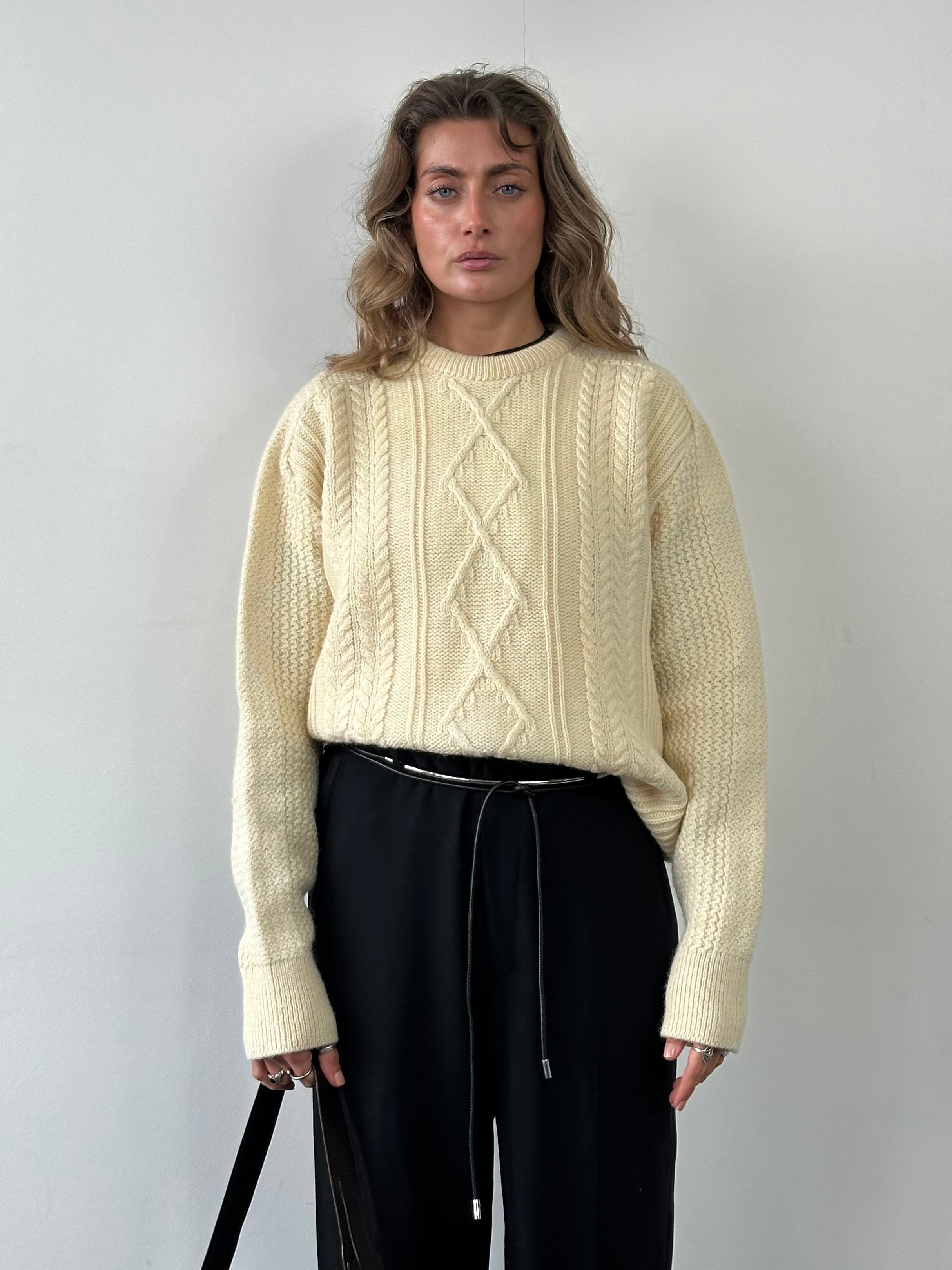 Barbour 80s pure wool chunky cable knit jumper in size large, featuring a textured cable pattern and classic design.