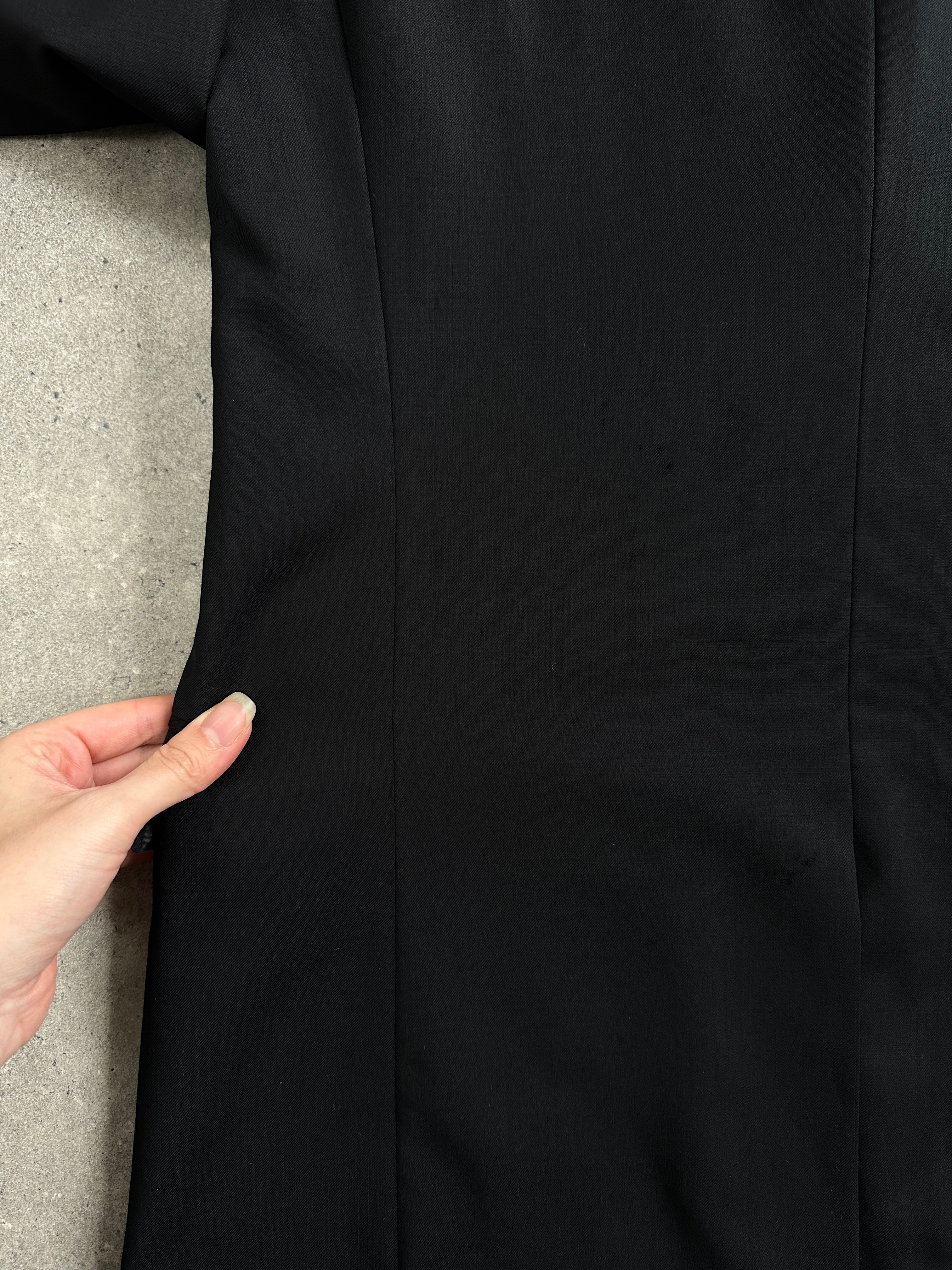 Yves Saint Laurent Pour Homme 1990s pure wool single-breasted blazer in size 40L/XL, dark tailored jacket with notch lapels.