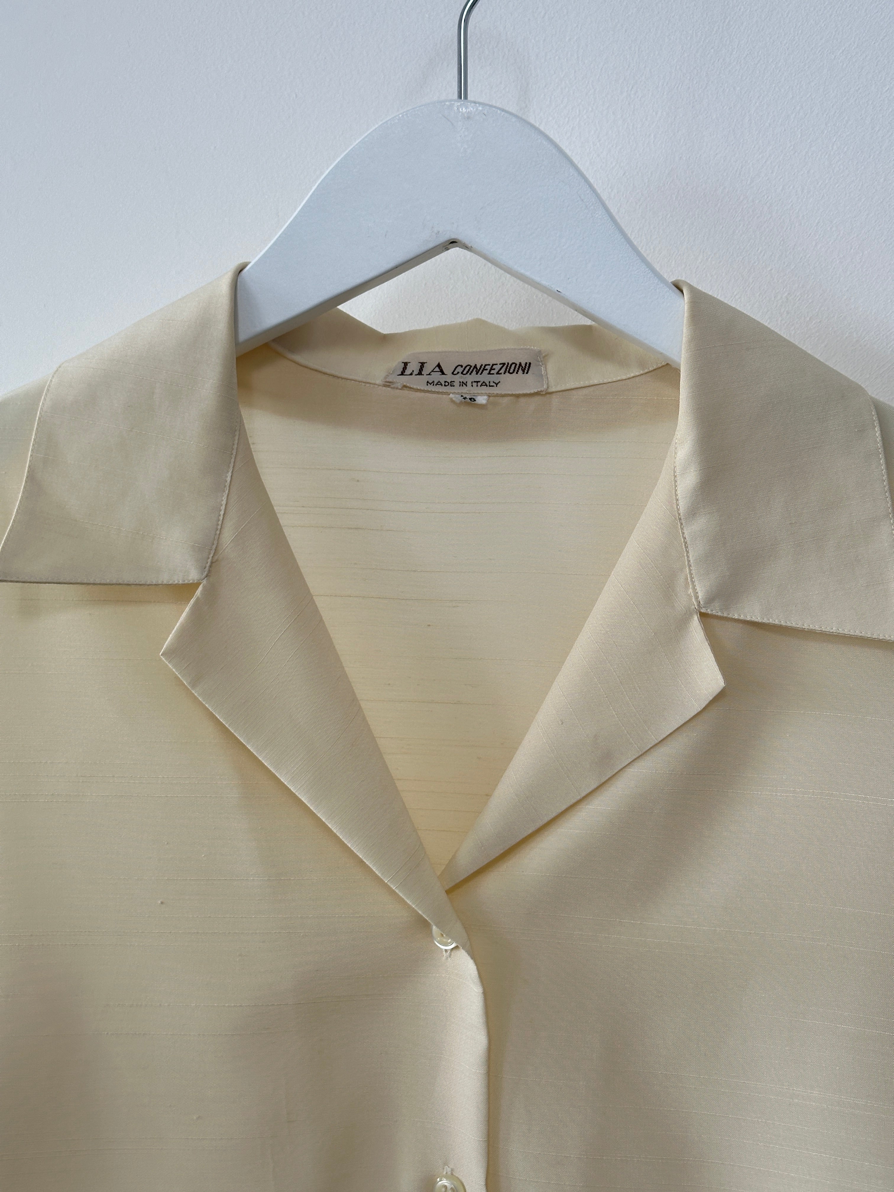 Vintage Italian vintage open collar silk blend blouse, S/M, stylish shirt with elegant design and soft fabric.