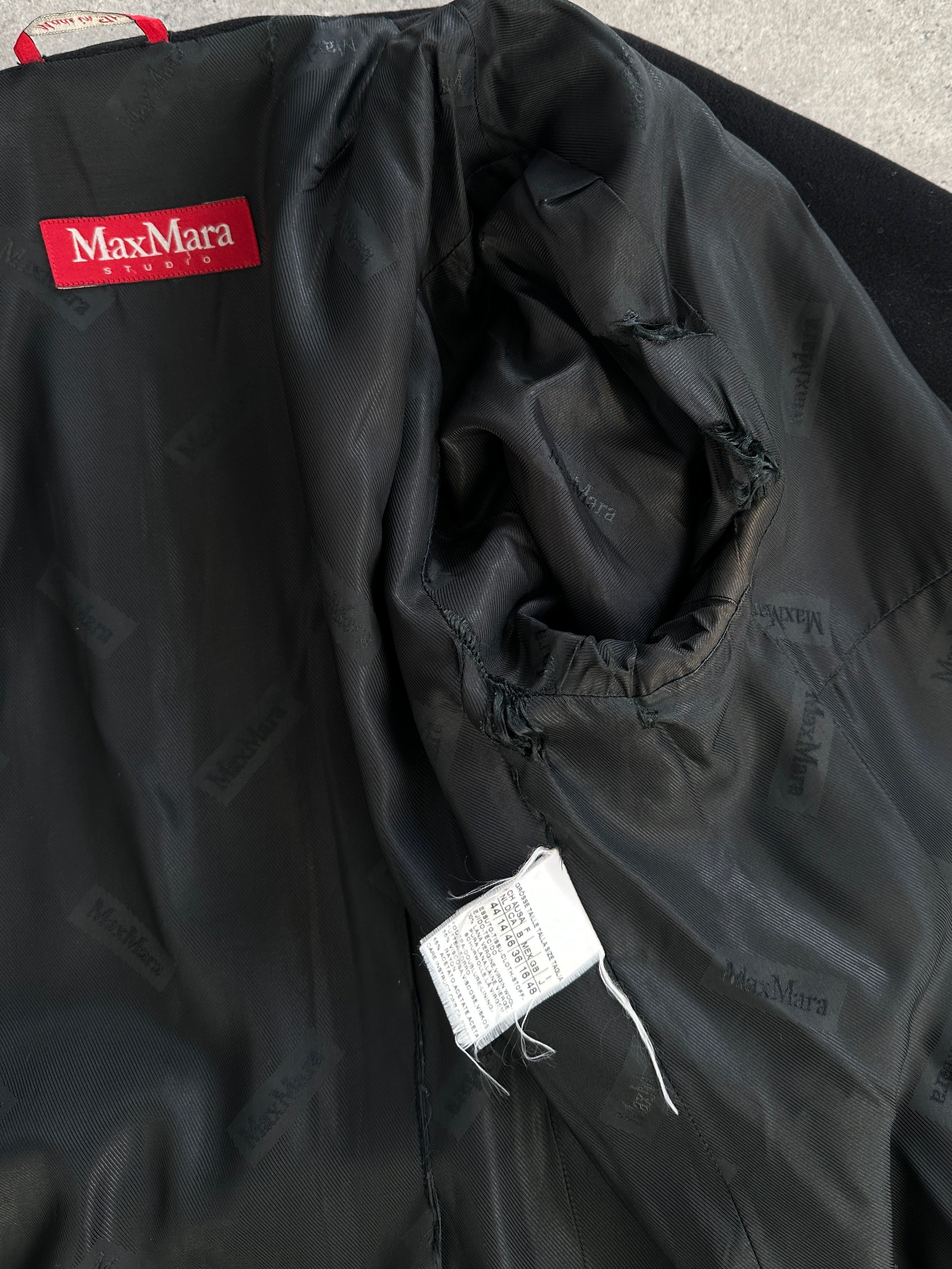 Max Mara Studio pure virgin wool single-breasted coat in M/L size, shown in a stylish, tailored design with lapel collar.