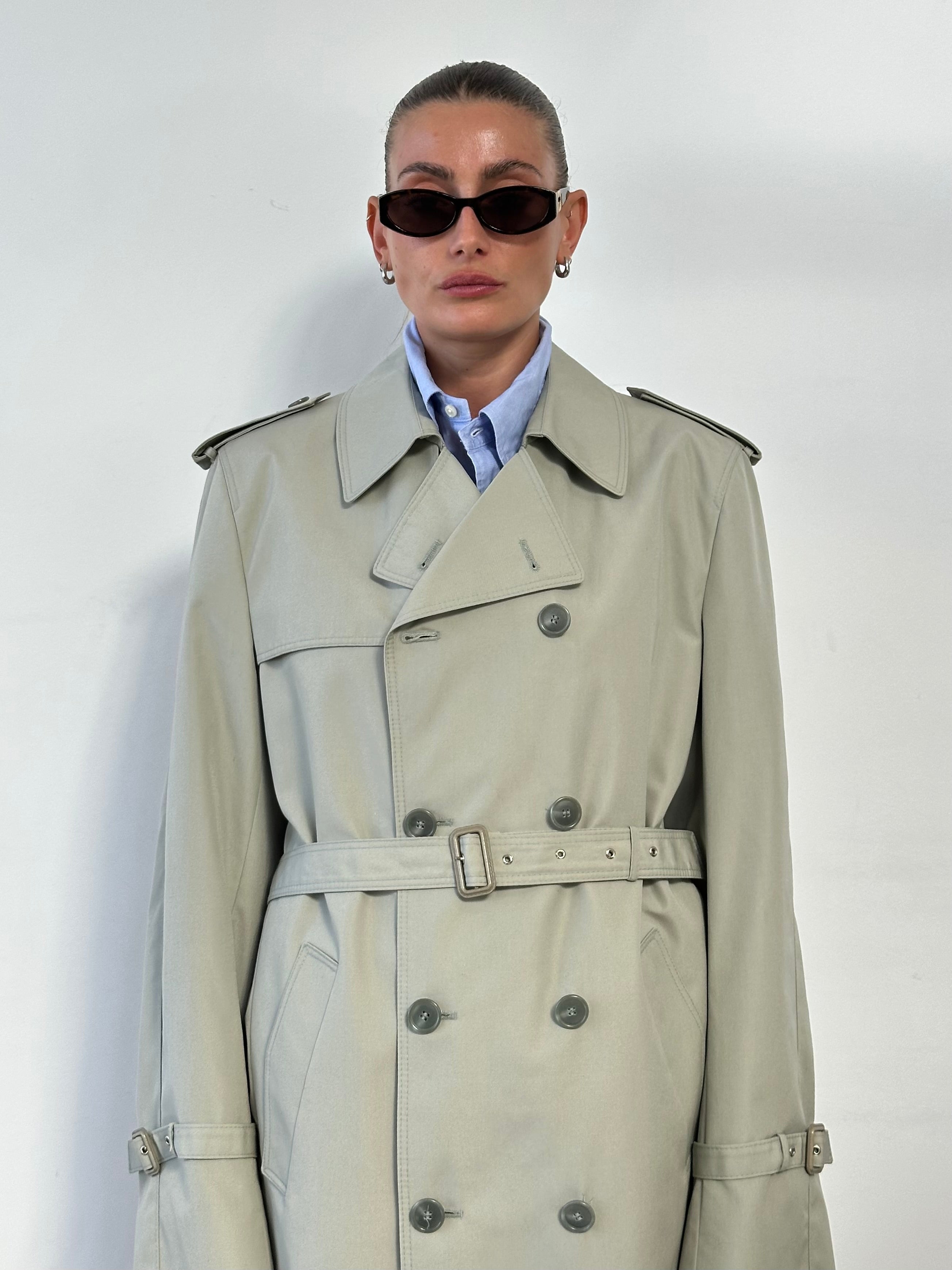 Vintage double-breasted belted trench coat in size XL, classic beige color, stylish vintage coat with lapel collar and waist belt.