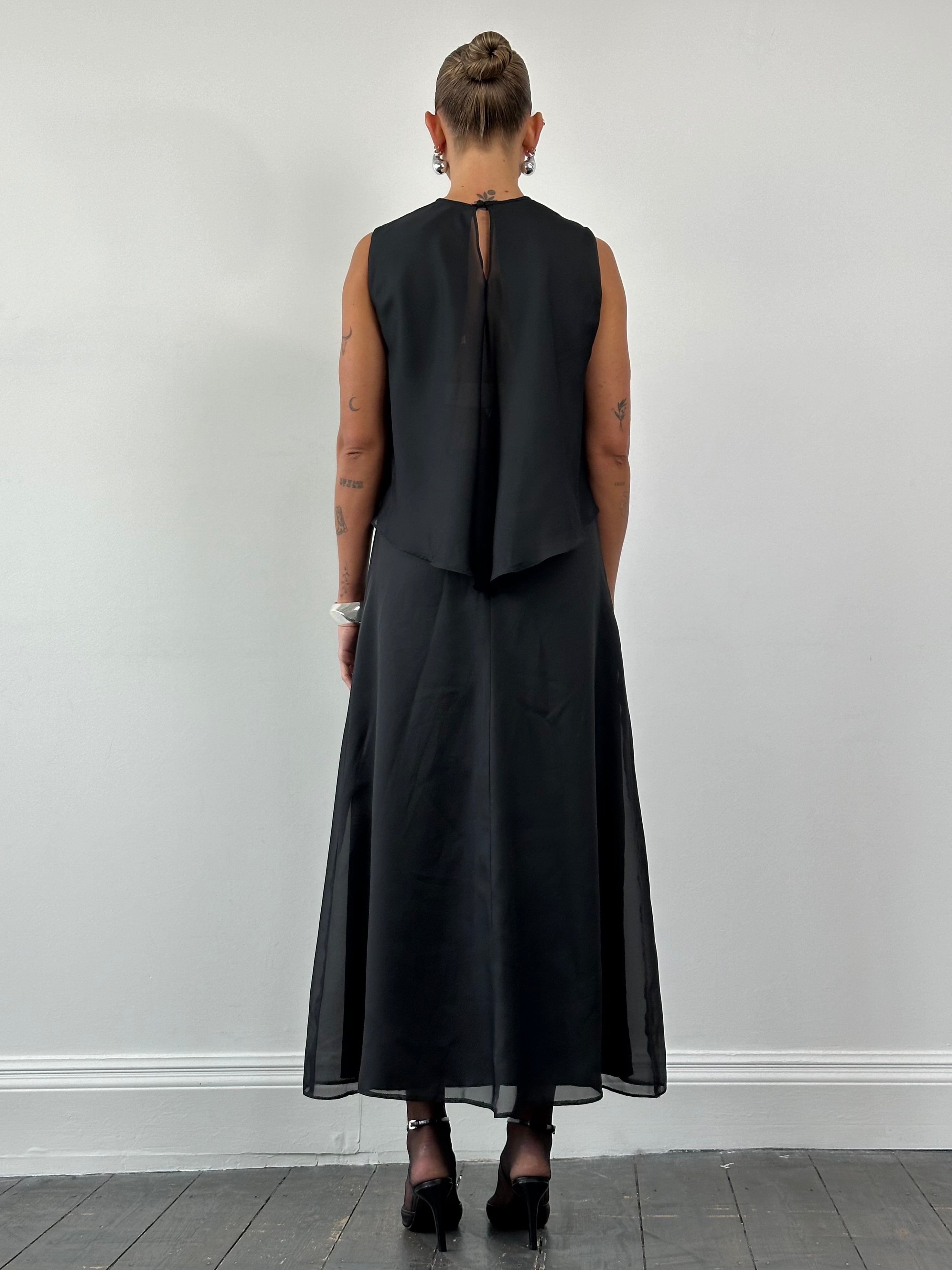 Vintage 1990s double layered maxi dress in black and floral print, flowing sleeveless design, S/M size.