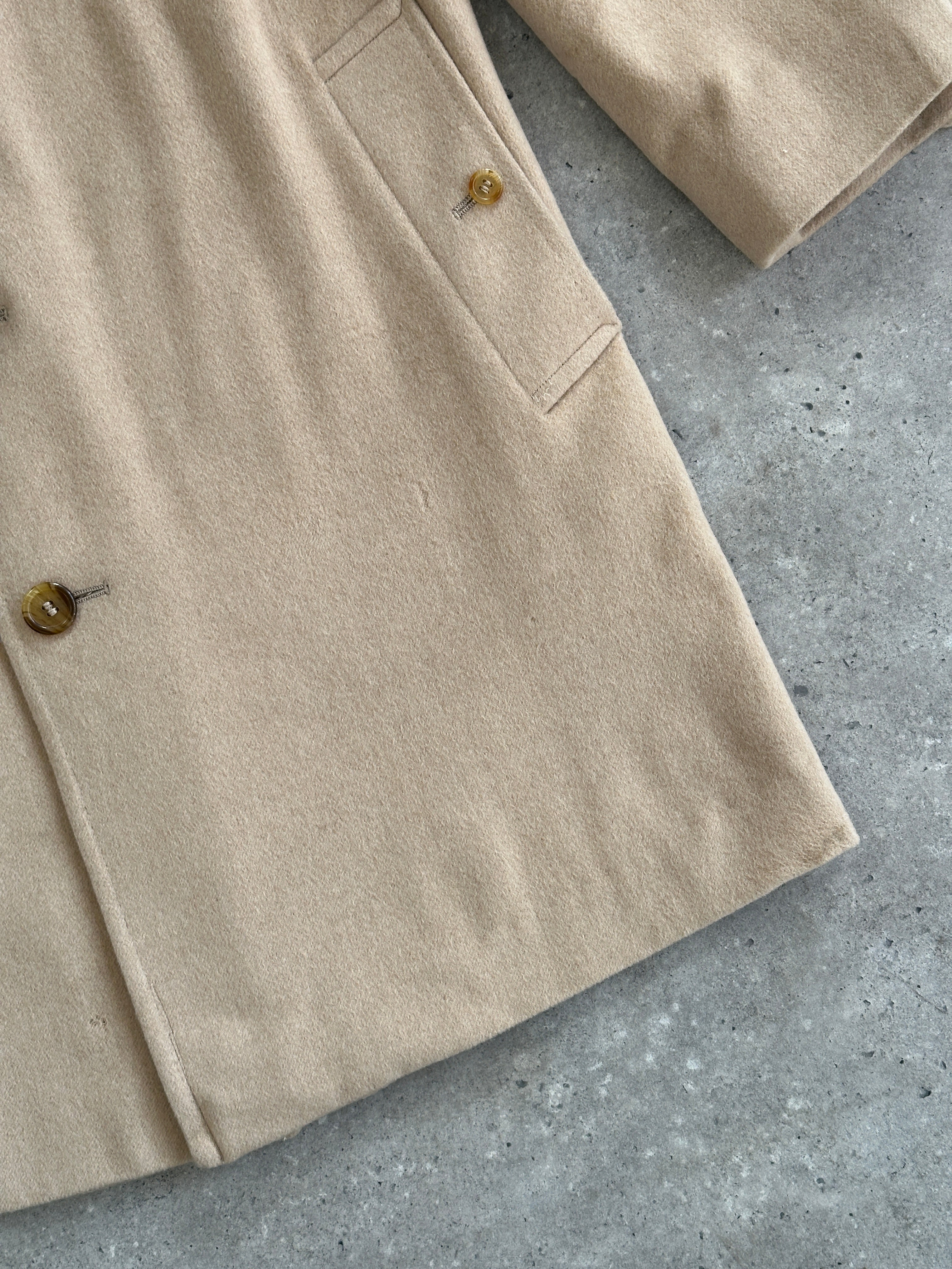Burberry pure cashmere double-faced single-breasted coat in size L, navy blue, with classic tailored fit and elegant lapels.