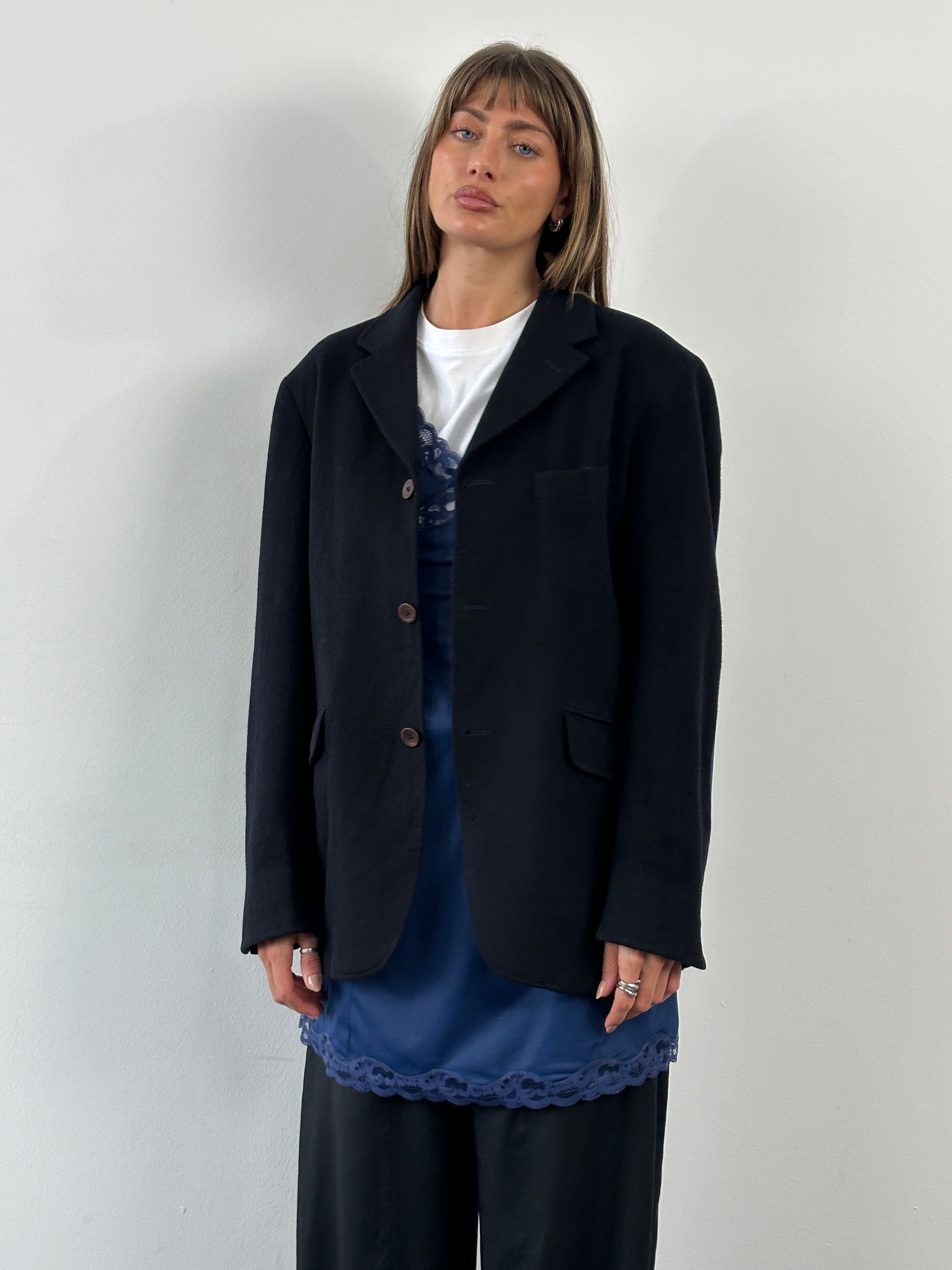 Vintage 1990s pure cashmere single-breasted blazer in size 42R/XL, classic tailored style with a smooth, luxurious fabric.