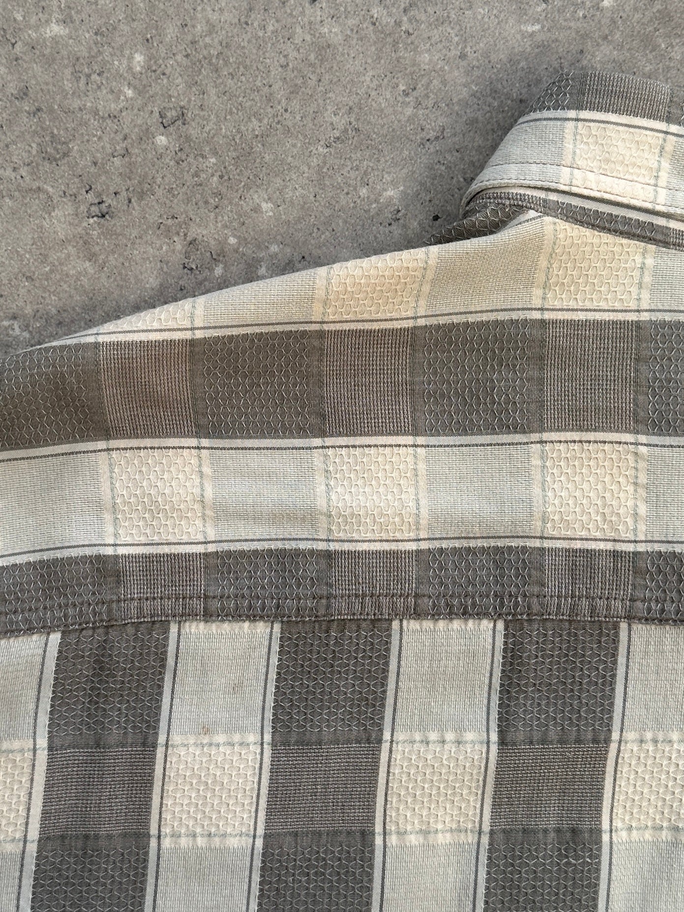 Armani Jeans 1990s check flannel logo shirt in XXL, featuring a classic plaid pattern and Armani branding.