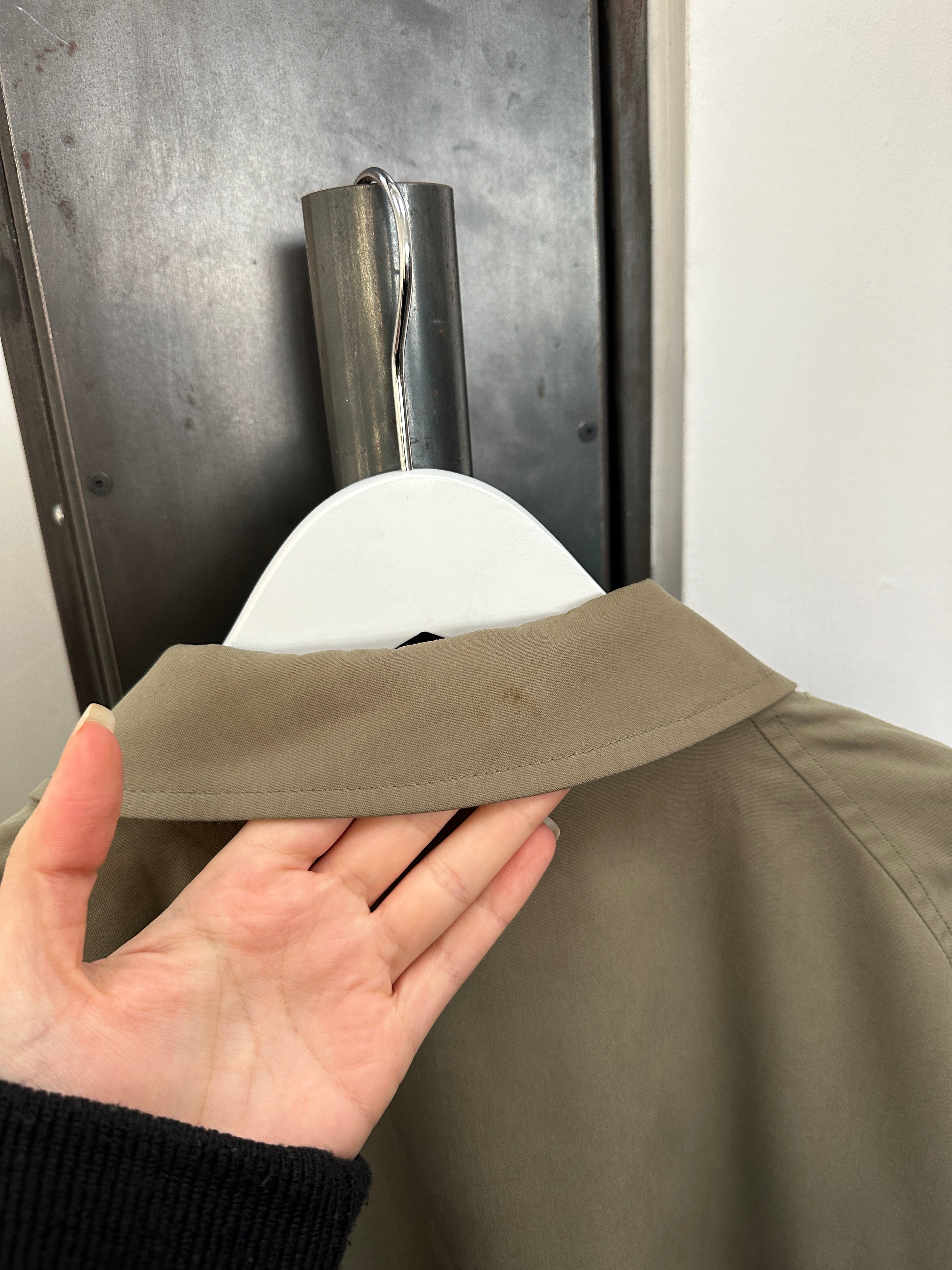 Burberry 1990s wool logo bomber jacket in XL, featuring classic check pattern and ribbed cuffs, front zip closure and iconic branding.