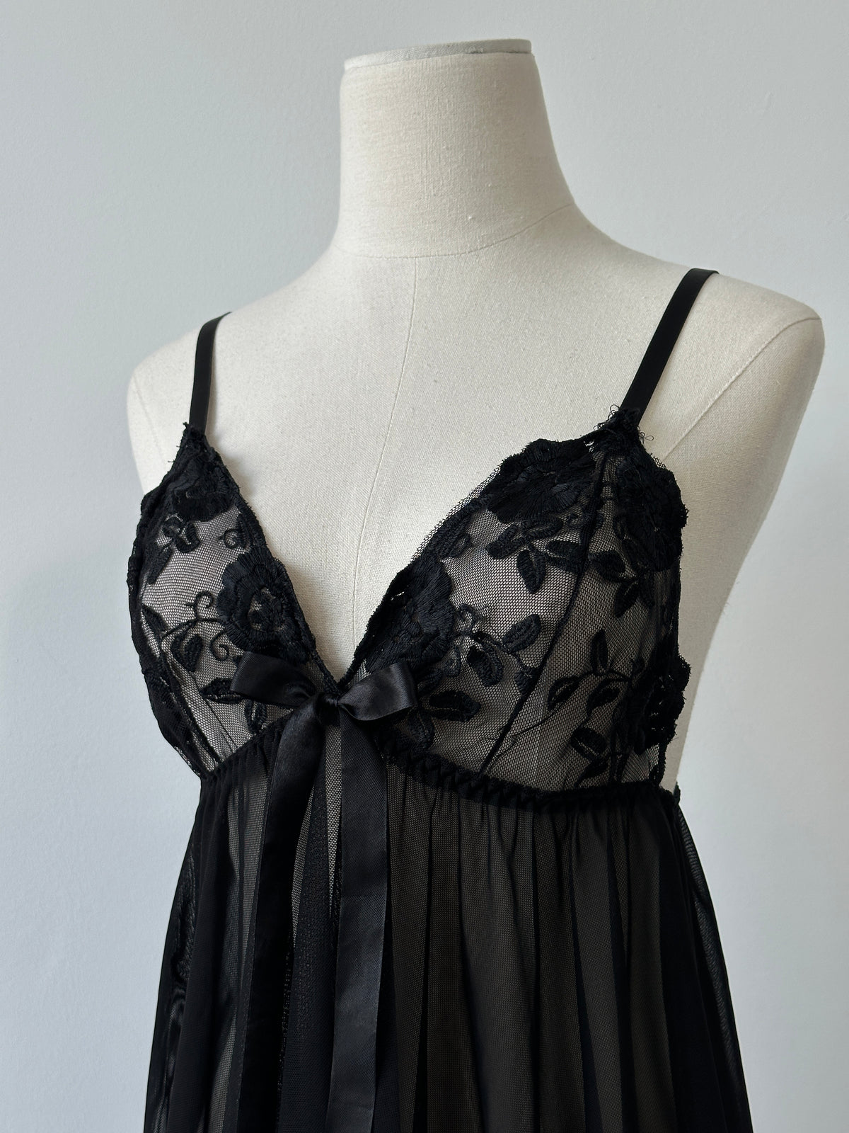 Vintage 2000s sheer lace babydoll top, M-L size, with delicate floral lace and flowing fabric, stylish and feminine.